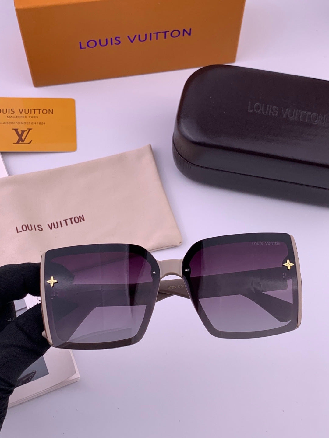 Louis Vuitton Fashion Gold Lens Sunglasses for Men & Women - 448592 - detail image 2