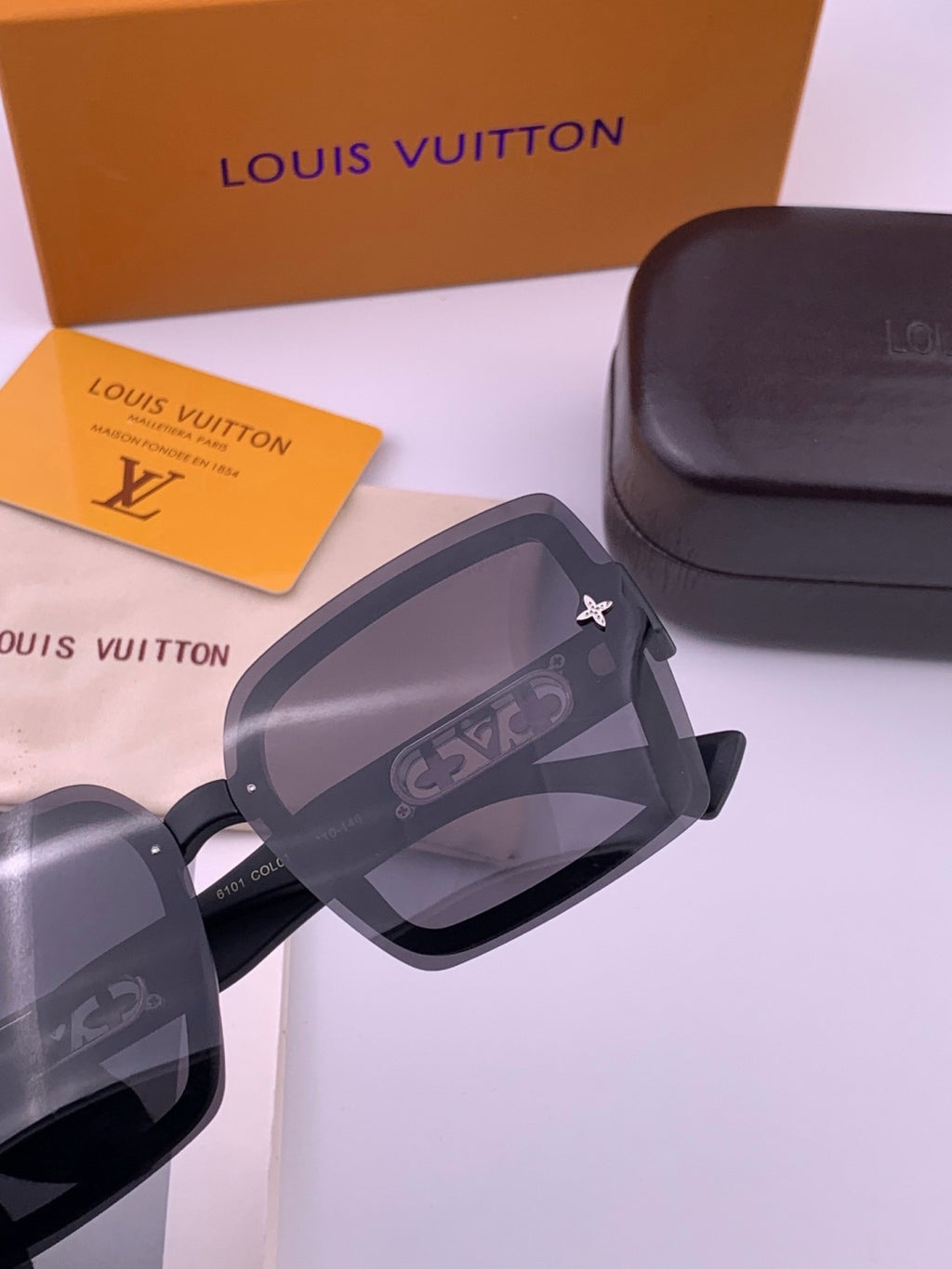 Louis Vuitton Polarized Square Brown Lens Sunglasses for Men & Women - 448597 - detail image 5
