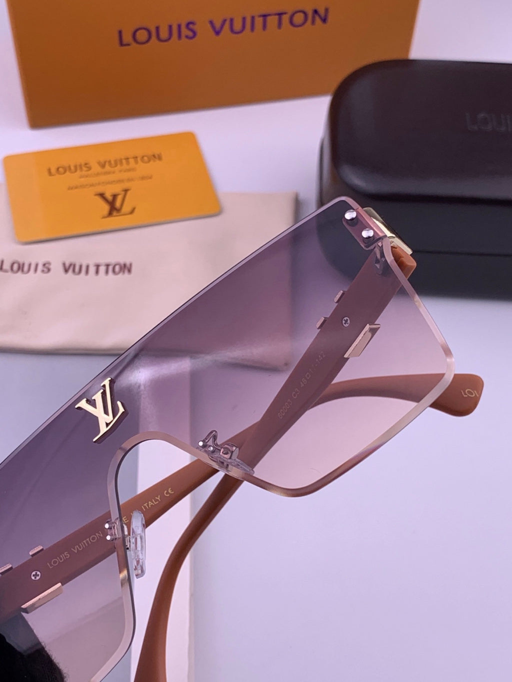 Louis Vuitton L36000 Oversized Purple Lens Sunglasses for Men & Women - 448604 - detail image 5