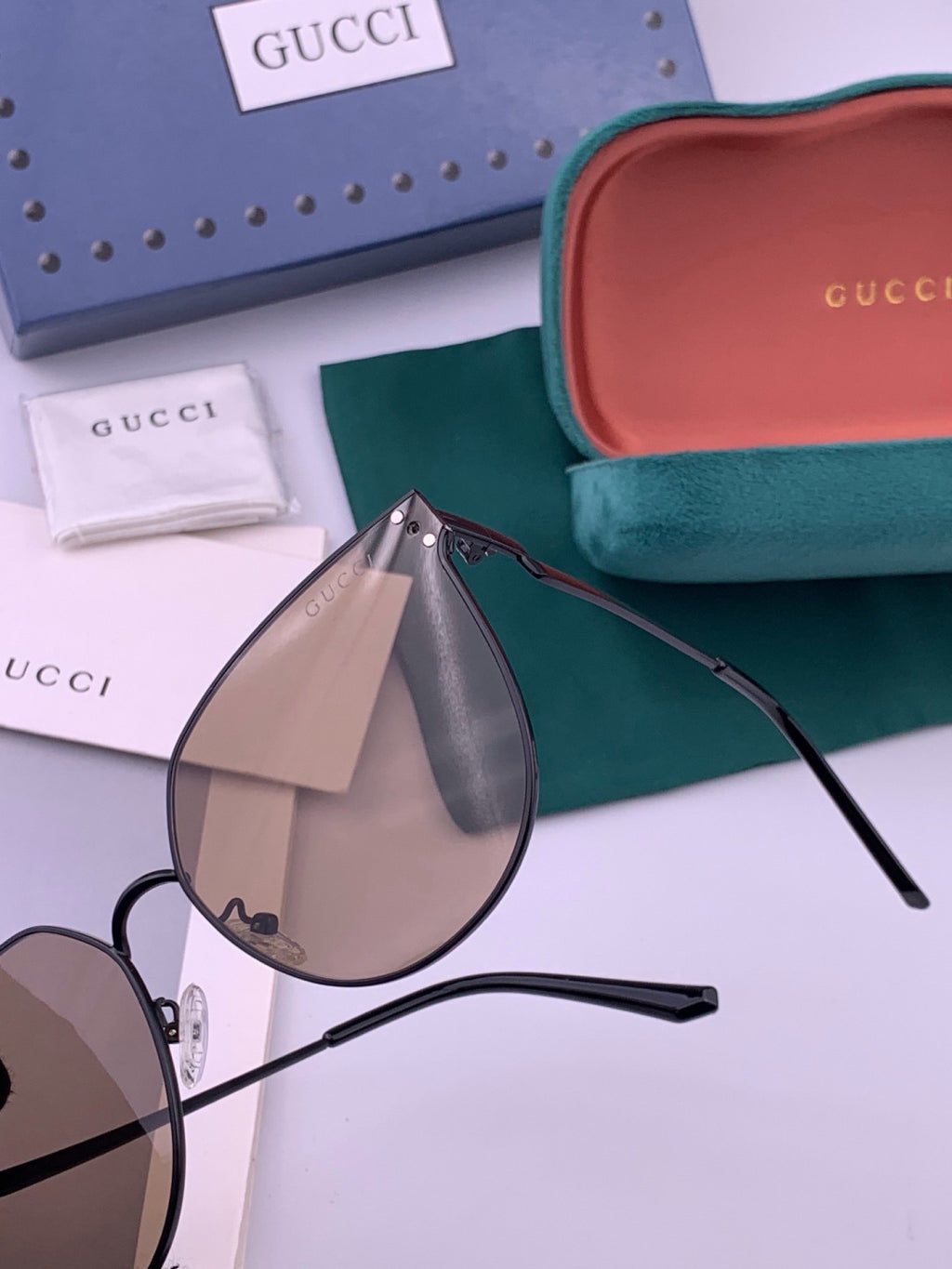 Gucci G3660 Fashion Gold Lens Sunglasses for Men & Women - 448720 - detail image 3