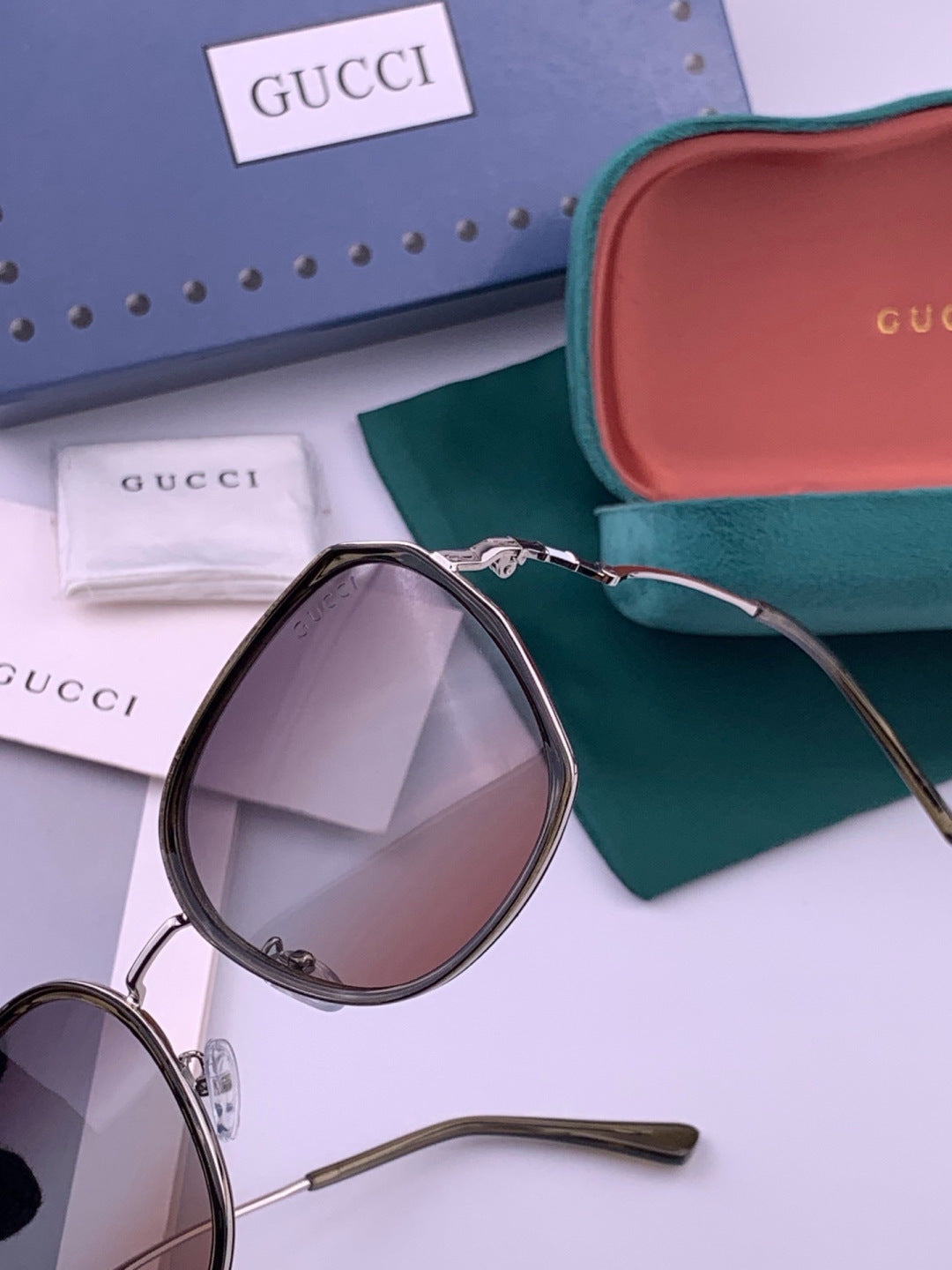 Gucci G6211 Polarized Square Brown Lens Sunglasses for Women - 448729 - detail image 5