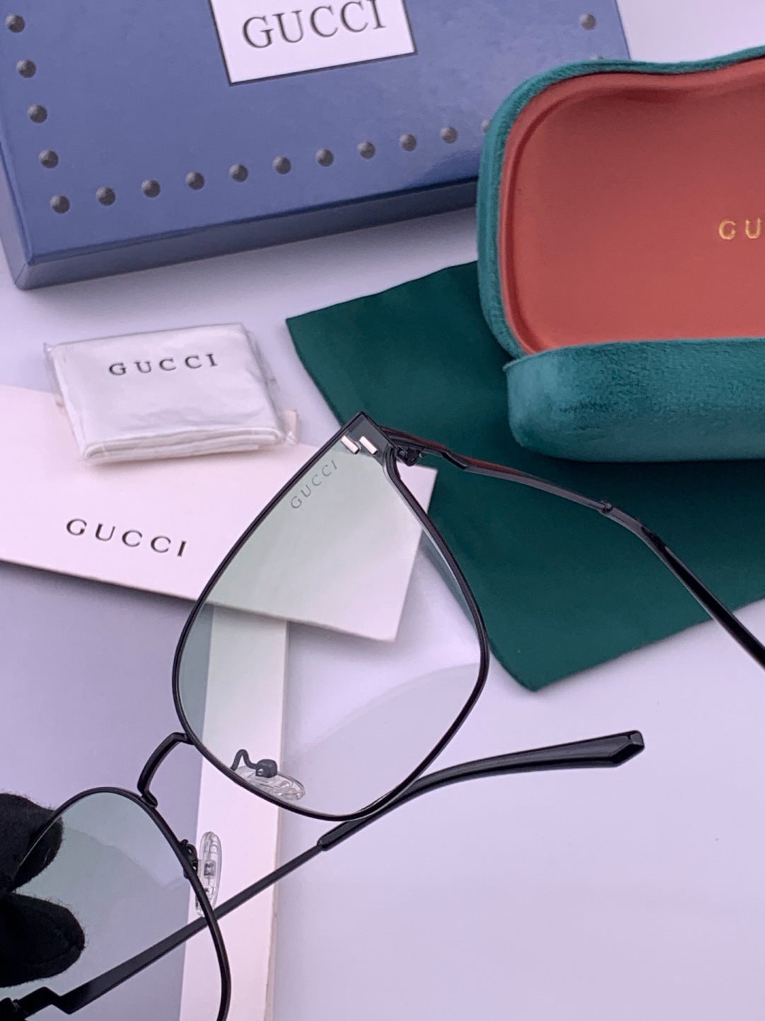 Gucci G2660 Fashion Gold Lens Sunglasses for Men & Women - 448730 - detail image 3