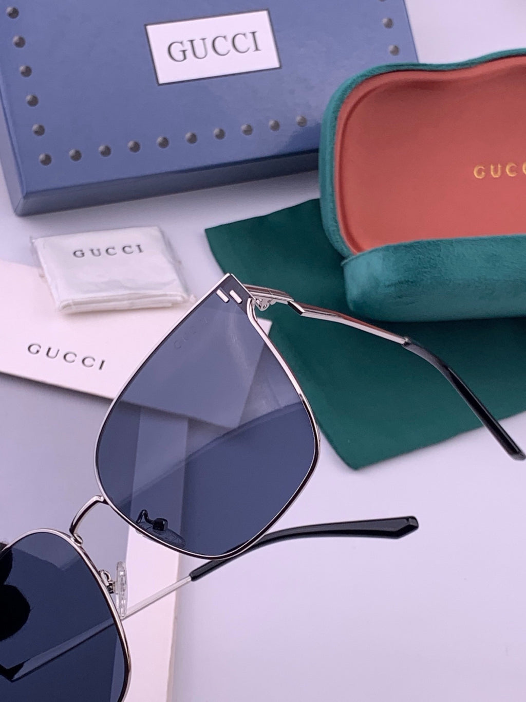 Gucci G2660 Fashion Gold Lens Sunglasses for Men & Women - 448733 - detail image 3