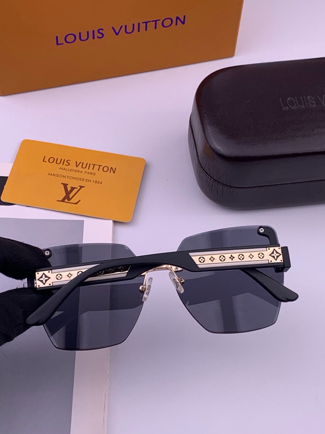 Louis Vuitton L6519 Polarized Square Brown Lens Sunglasses for Men & - 448515 - detail image 4