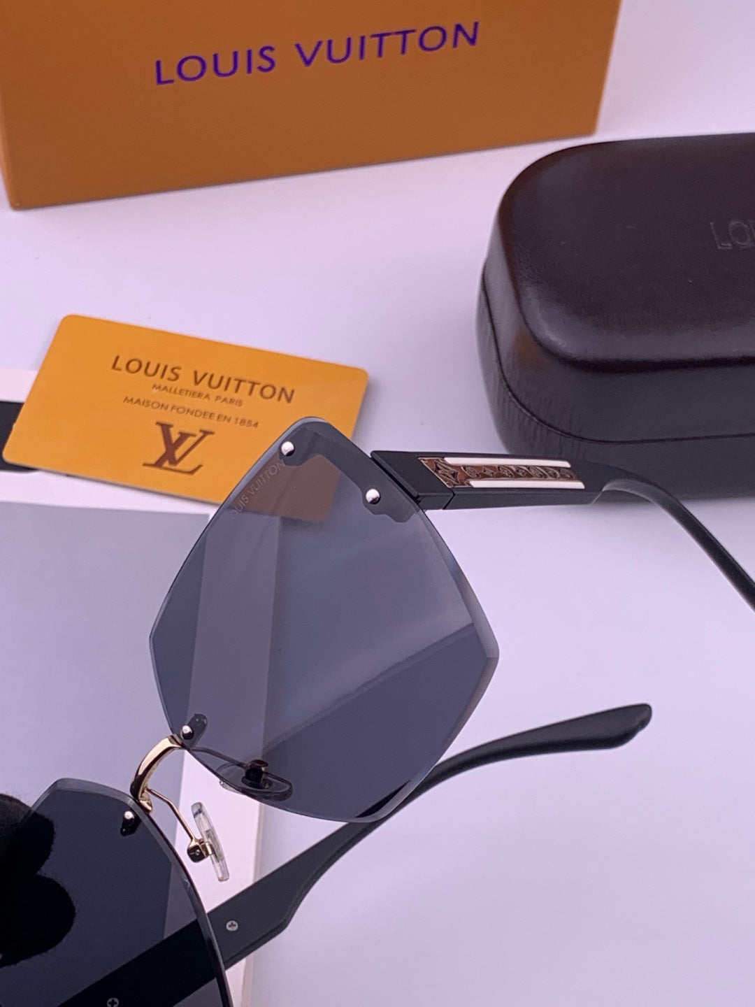 Louis Vuitton L6519 Polarized Square Brown Lens Sunglasses for Men & - 448515 - detail image 3