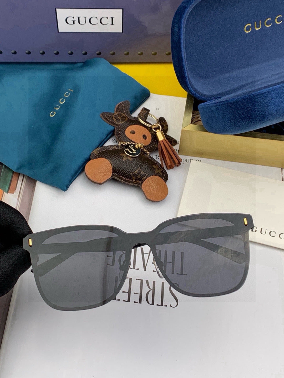 Gucci G075 Fashion Brown Lens Sunglasses for Men & Women - 448692 - detail image 3