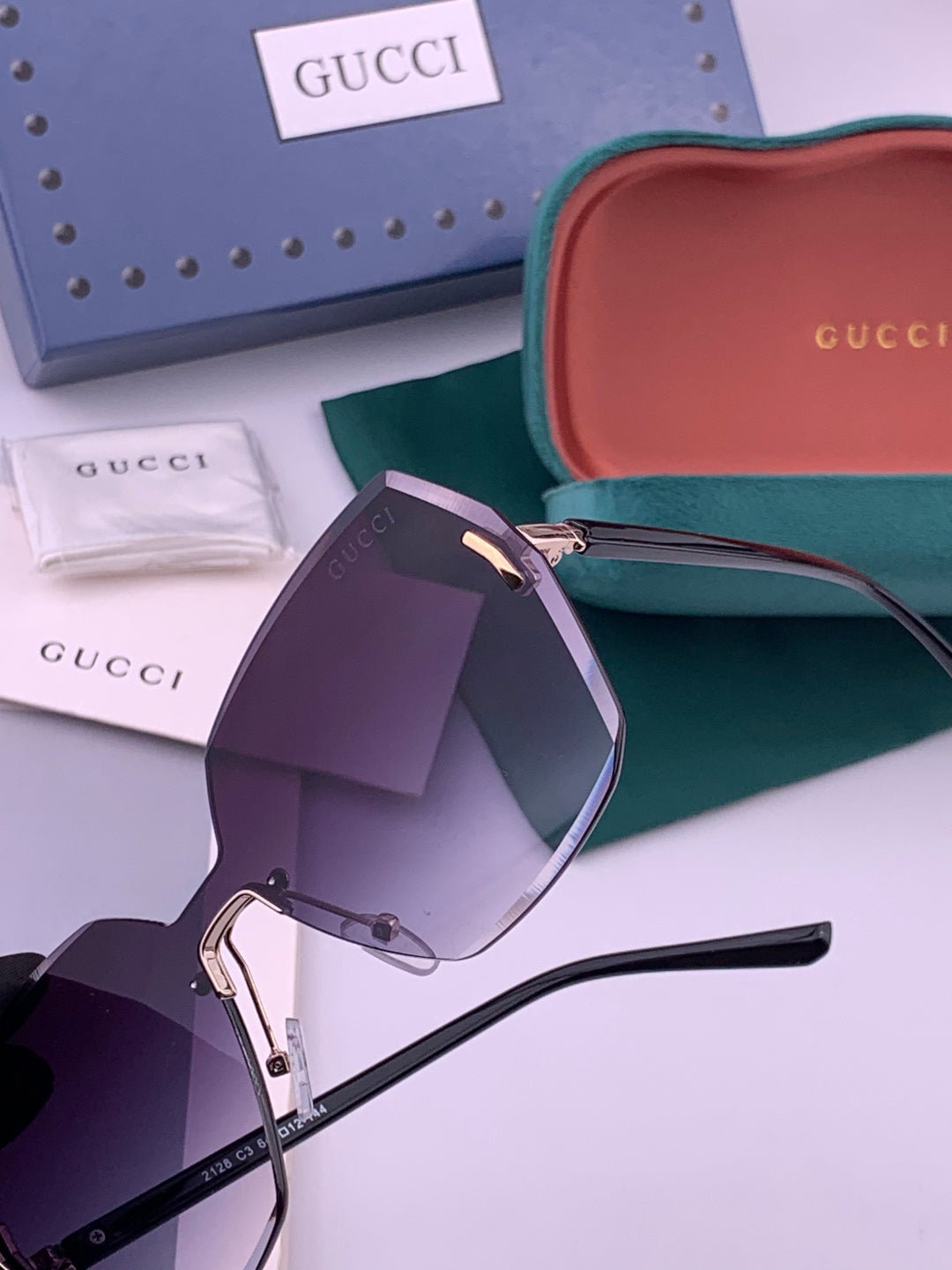 Gucci G8212 Polarized Rimless Black Lens Sunglasses for Men & Women - 448708 - detail image 3