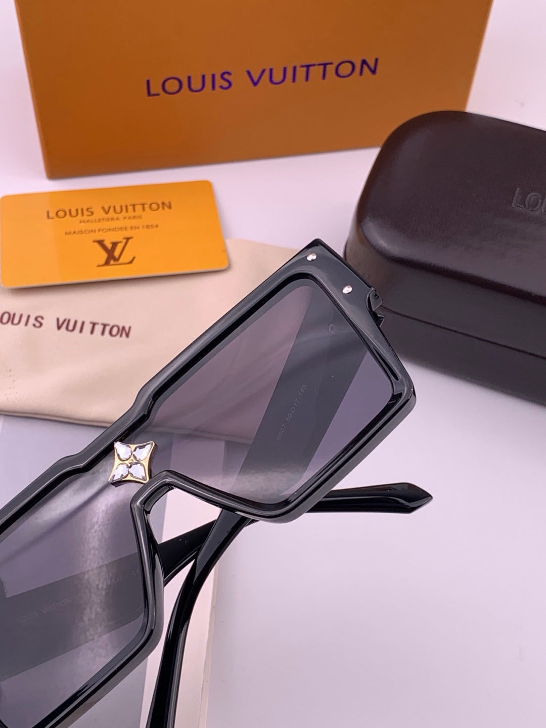 Louis Vuitton L7600 Square Black Lens Sunglasses for Women - 448507 - detail image 6