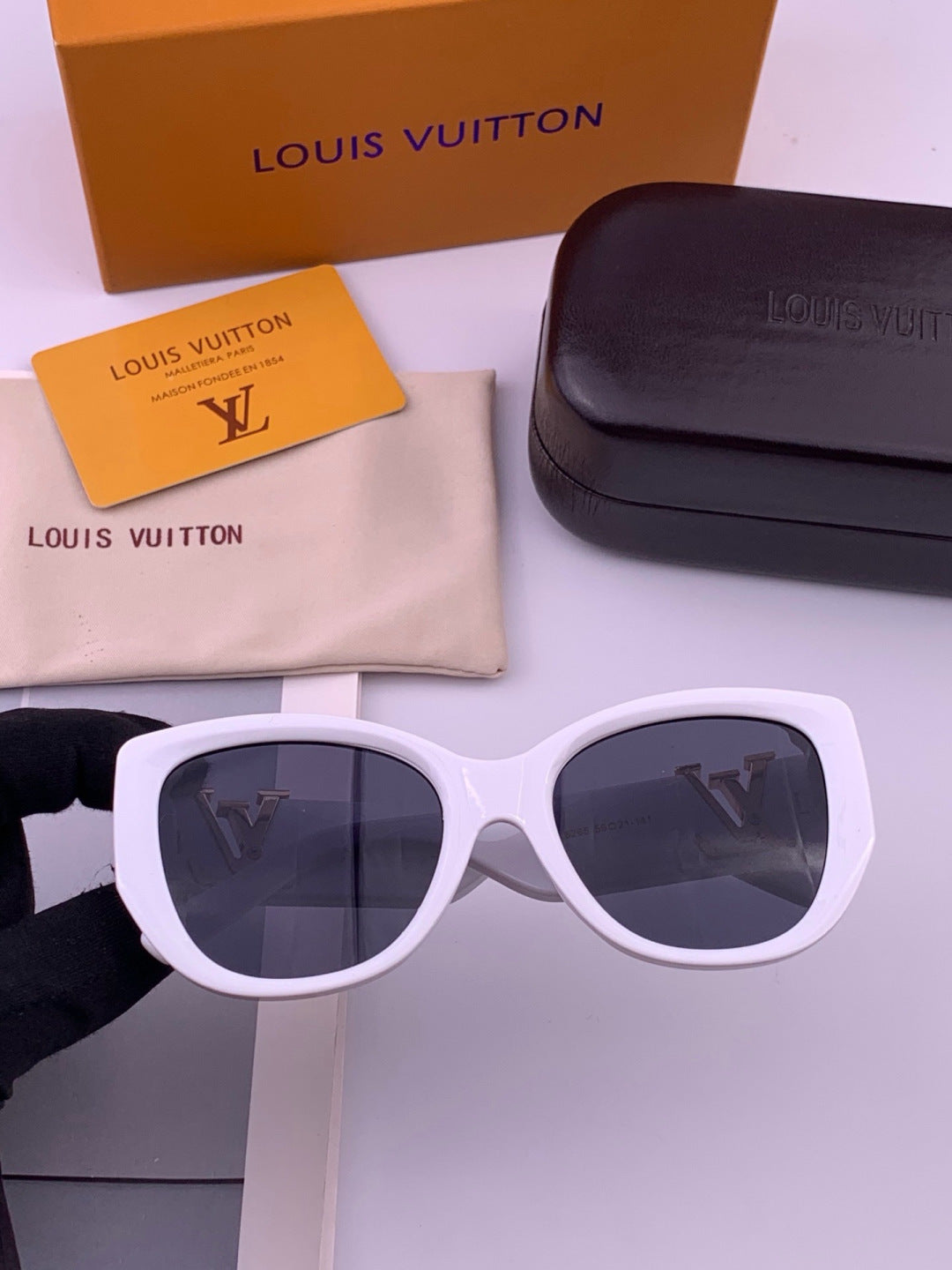 Louis Vuitton L5626 Square Pink Lens Sunglasses for Women - 448482