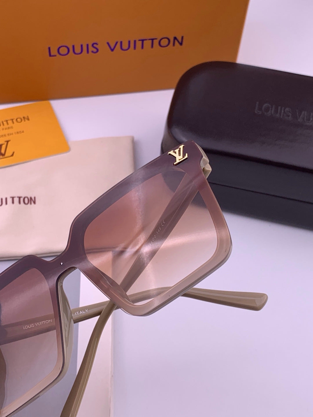 Louis Vuitton L6006 Oversized Red Lens Sunglasses for Men & Women - 448483 - detail image 6