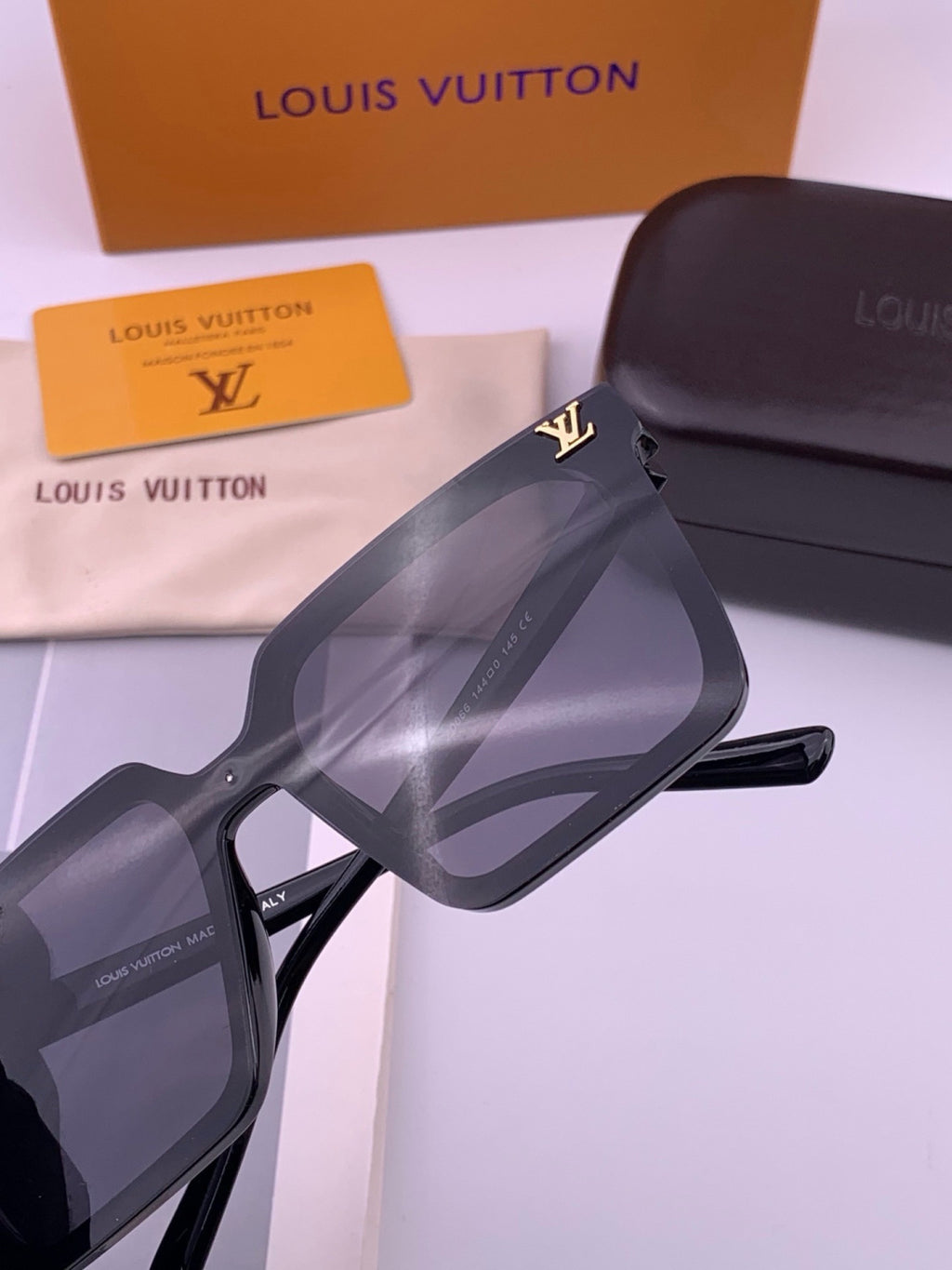 Louis Vuitton L6006 Oversized Black Lens Sunglasses for Men & Women - 448484 - detail image 6