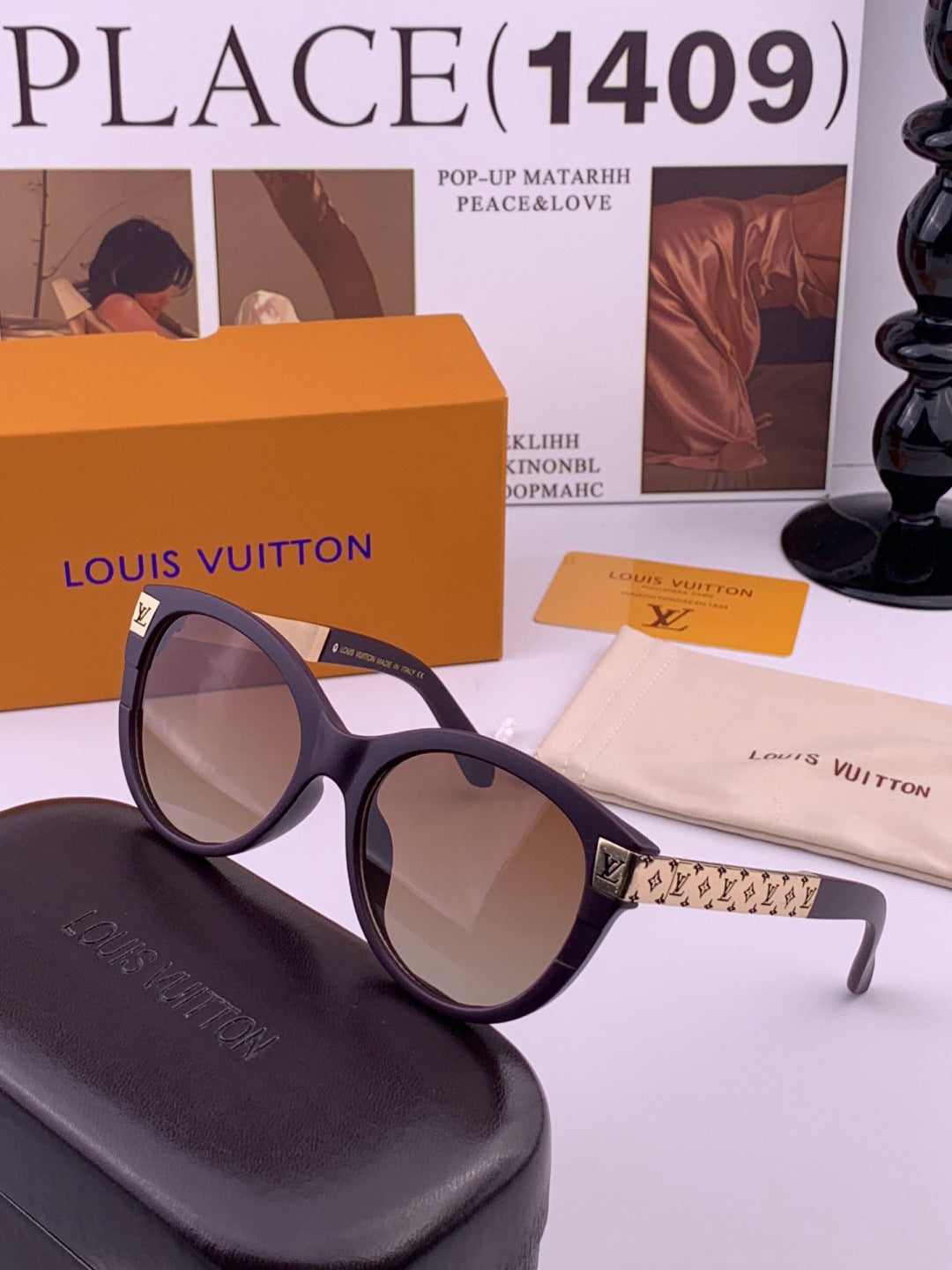 Louis Vuitton L87000 Oversized Black Lens Sunglasses for Men & Women - 448486 - detail image 2