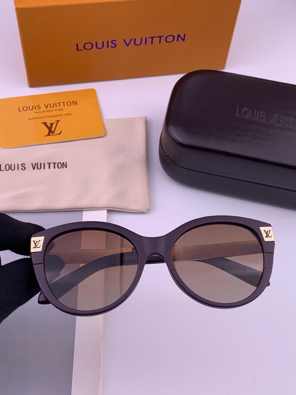 Louis Vuitton L87000 Oversized Black Lens Sunglasses for Men & Women - 448486