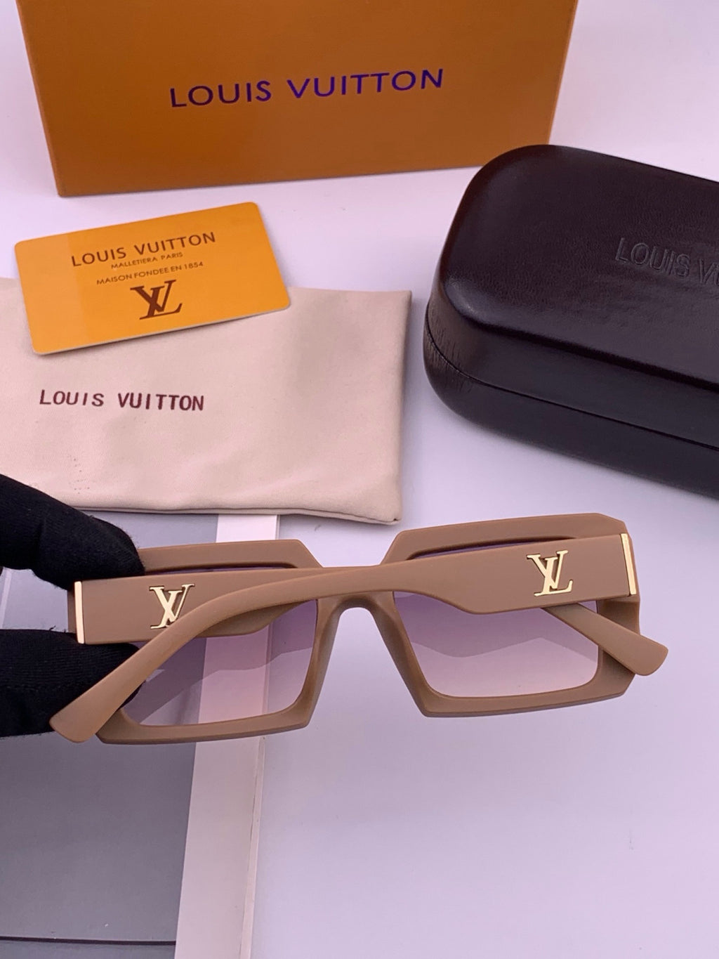 Louis Vuitton L37004 Oversized Red Lens Sunglasses for Men & Women - 448487 - detail image 4