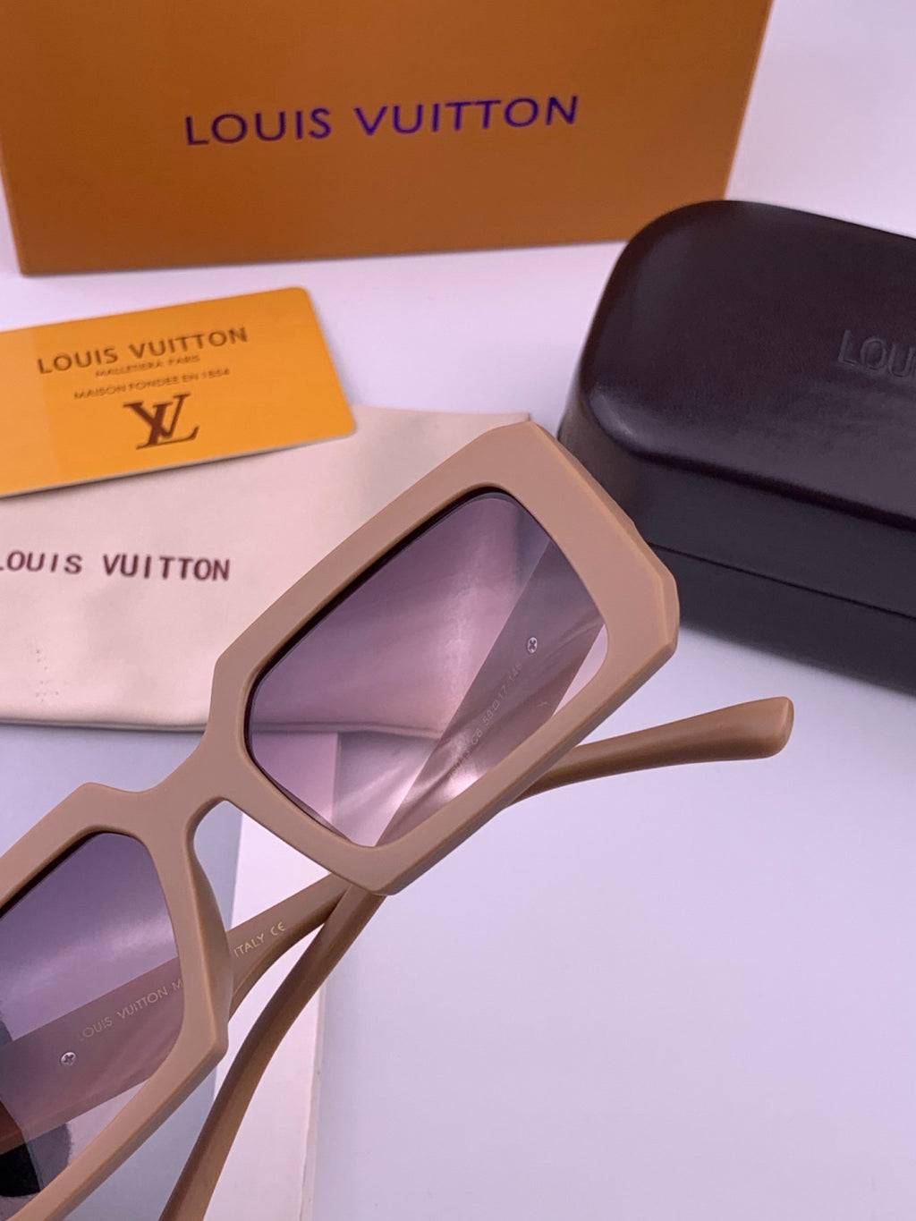 Louis Vuitton L37004 Oversized Red Lens Sunglasses for Men & Women - 448487 - detail image 3