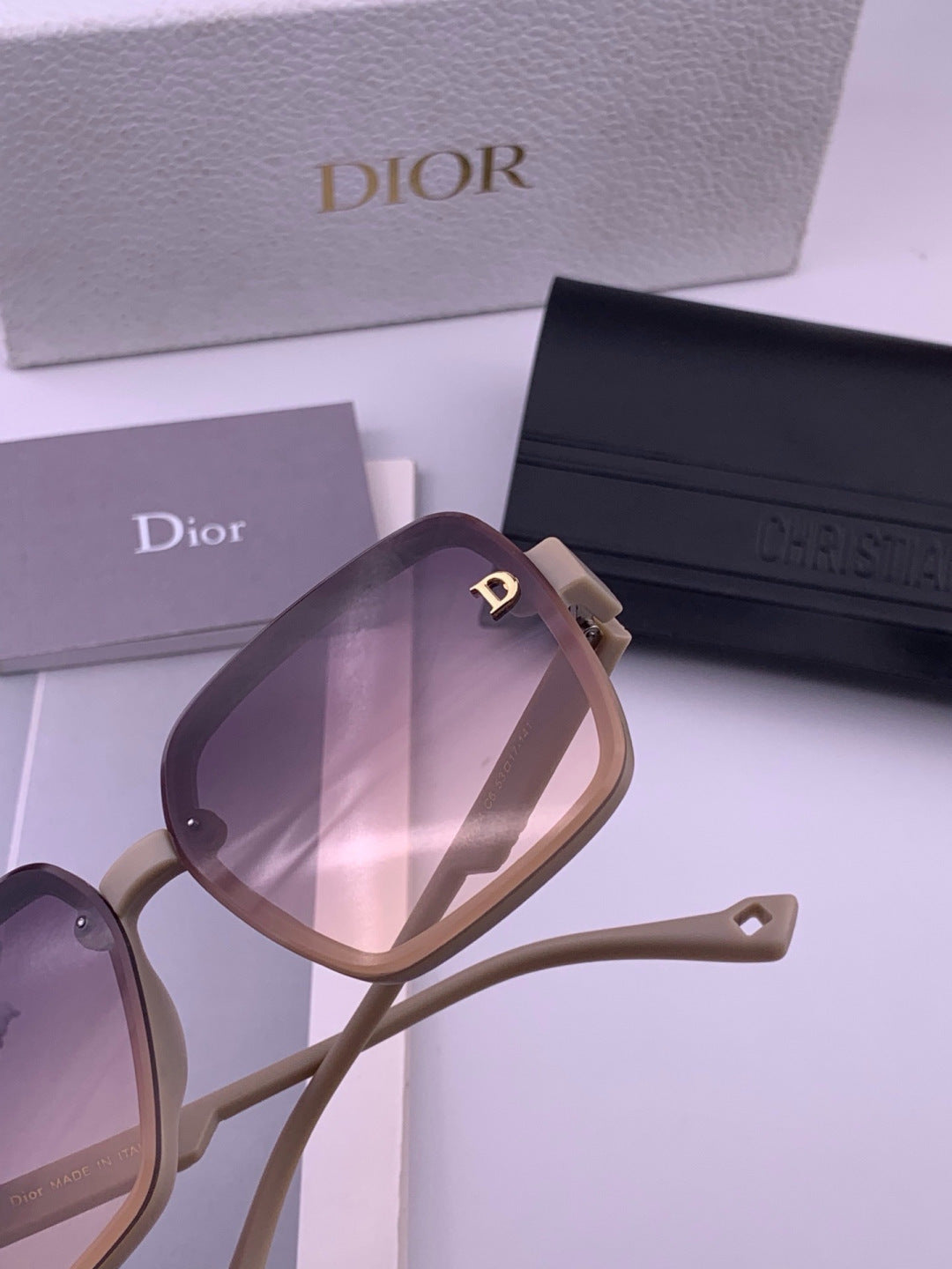 Dior D47002 Fashion Purple Lens Sunglasses for Men & Women - detail image 5