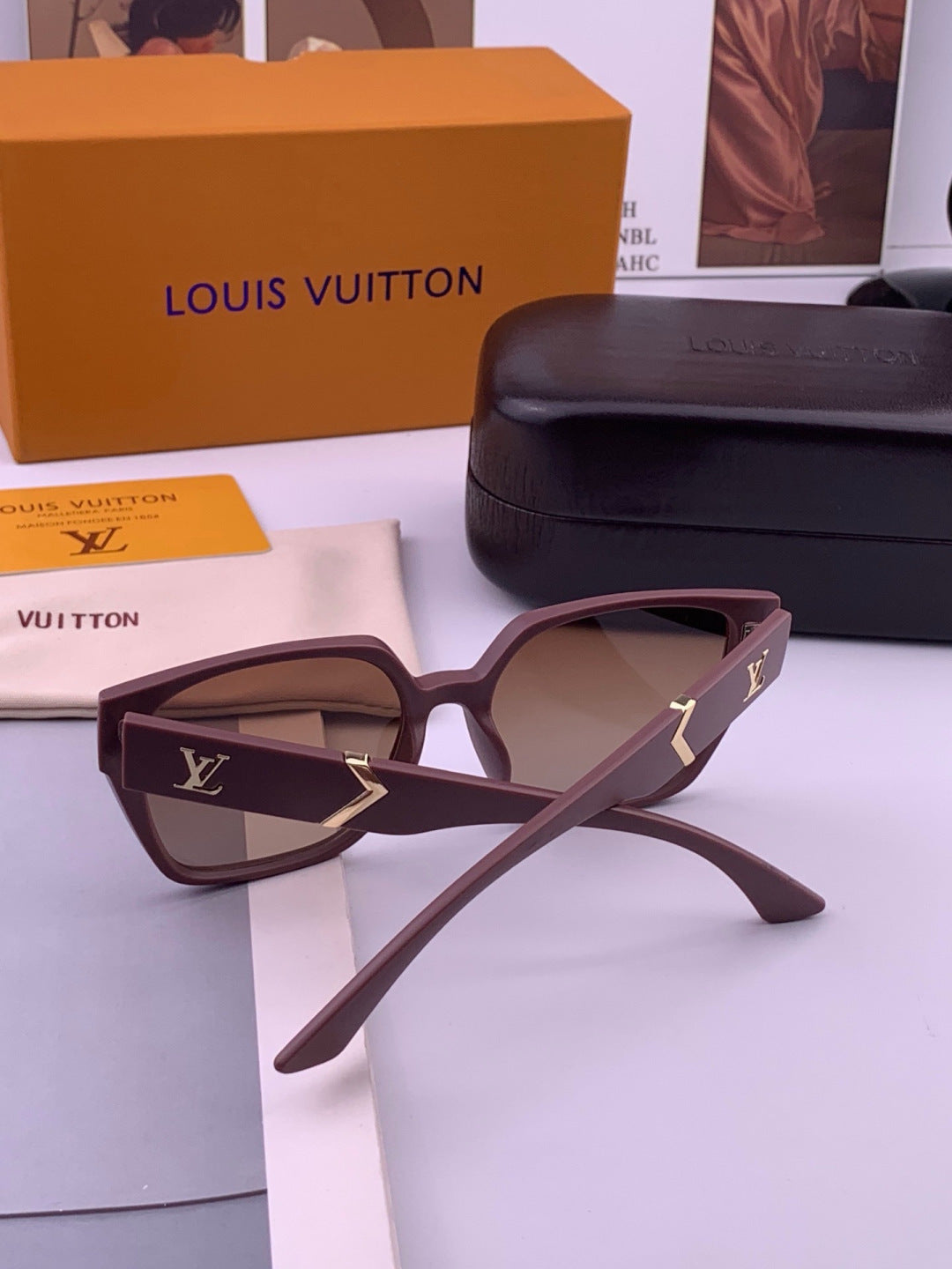 Louis Vuitton L77004 Oversized Purple Lens Sunglasses for Men & Women - 448489 - detail image 5