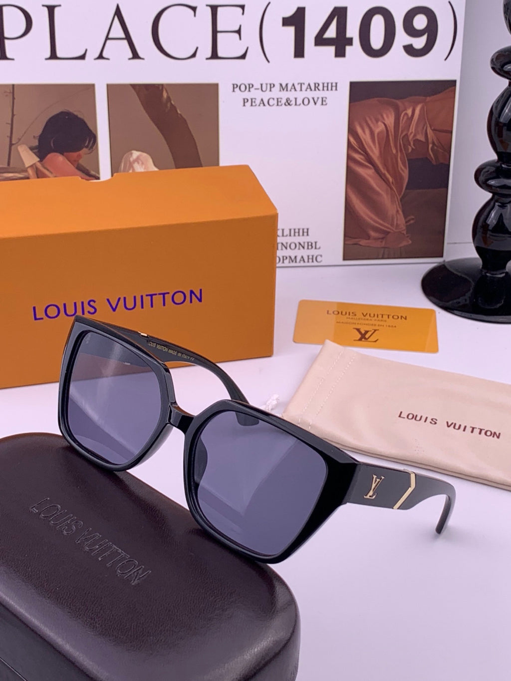 Louis Vuitton L77004 Oversized Black Lens Sunglasses for Men & Women - 448490