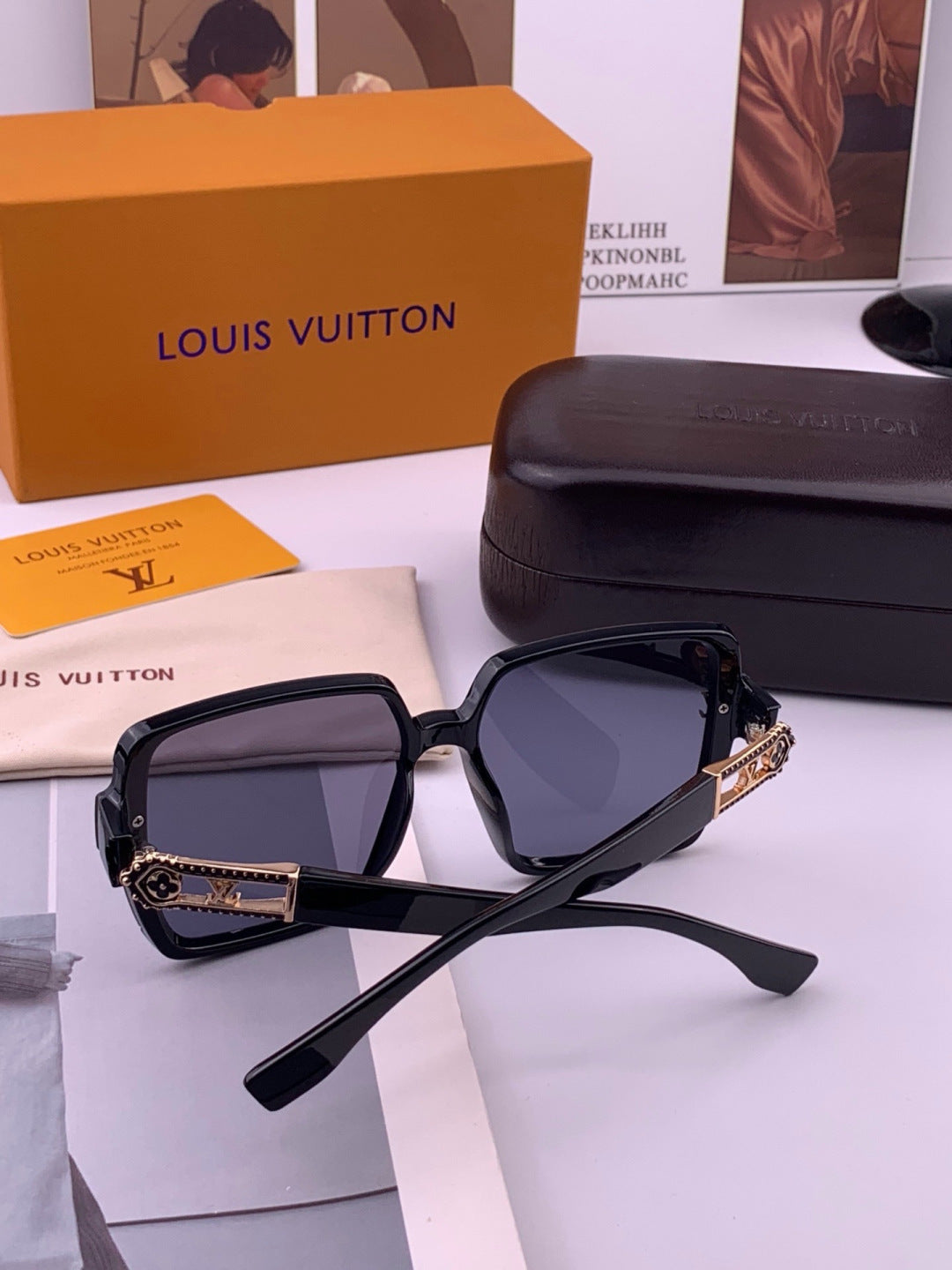 Louis Vuitton L77004 Oversized Blue Lens Sunglasses for Men & Women - 448493 - detail image 7