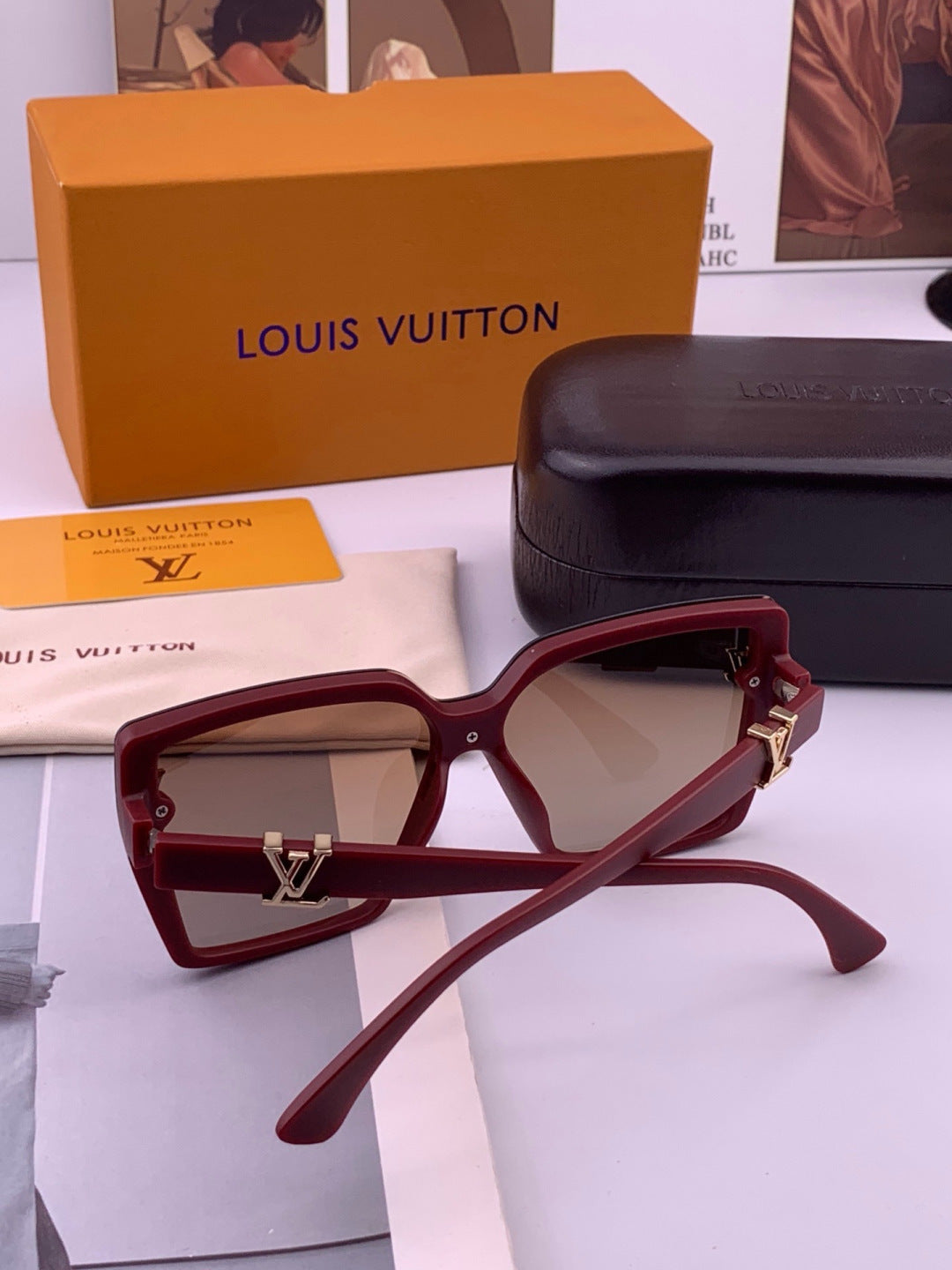 Louis Vuitton L57002 Oversized Purple Lens Sunglasses for Men & Women - 448495 - detail image 7