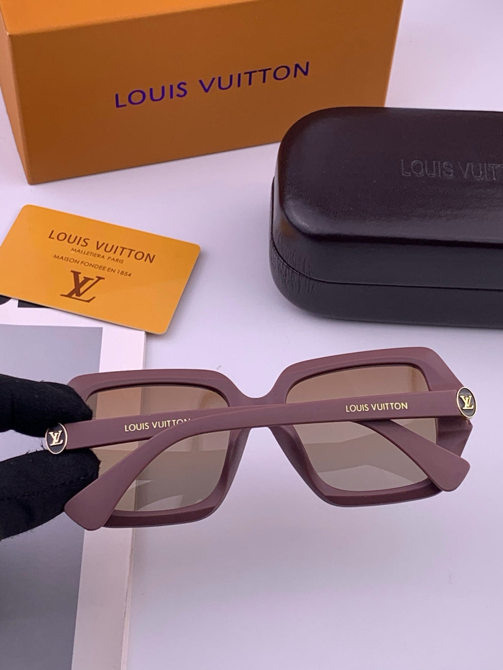 Louis Vuitton L27006 Oversized Brown Lens Sunglasses for Men & Women - 448575 - detail image 6