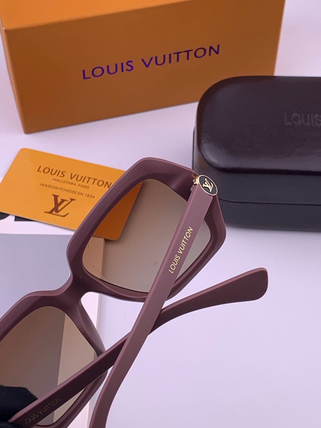 Louis Vuitton L27006 Oversized Brown Lens Sunglasses for Men & Women - 448575 - detail image 5