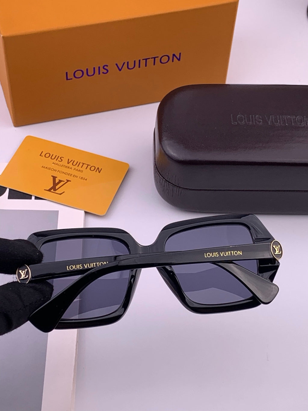 Louis Vuitton L27006 Oversized Brown Lens Sunglasses for Men & Women - 448576 - detail image 6