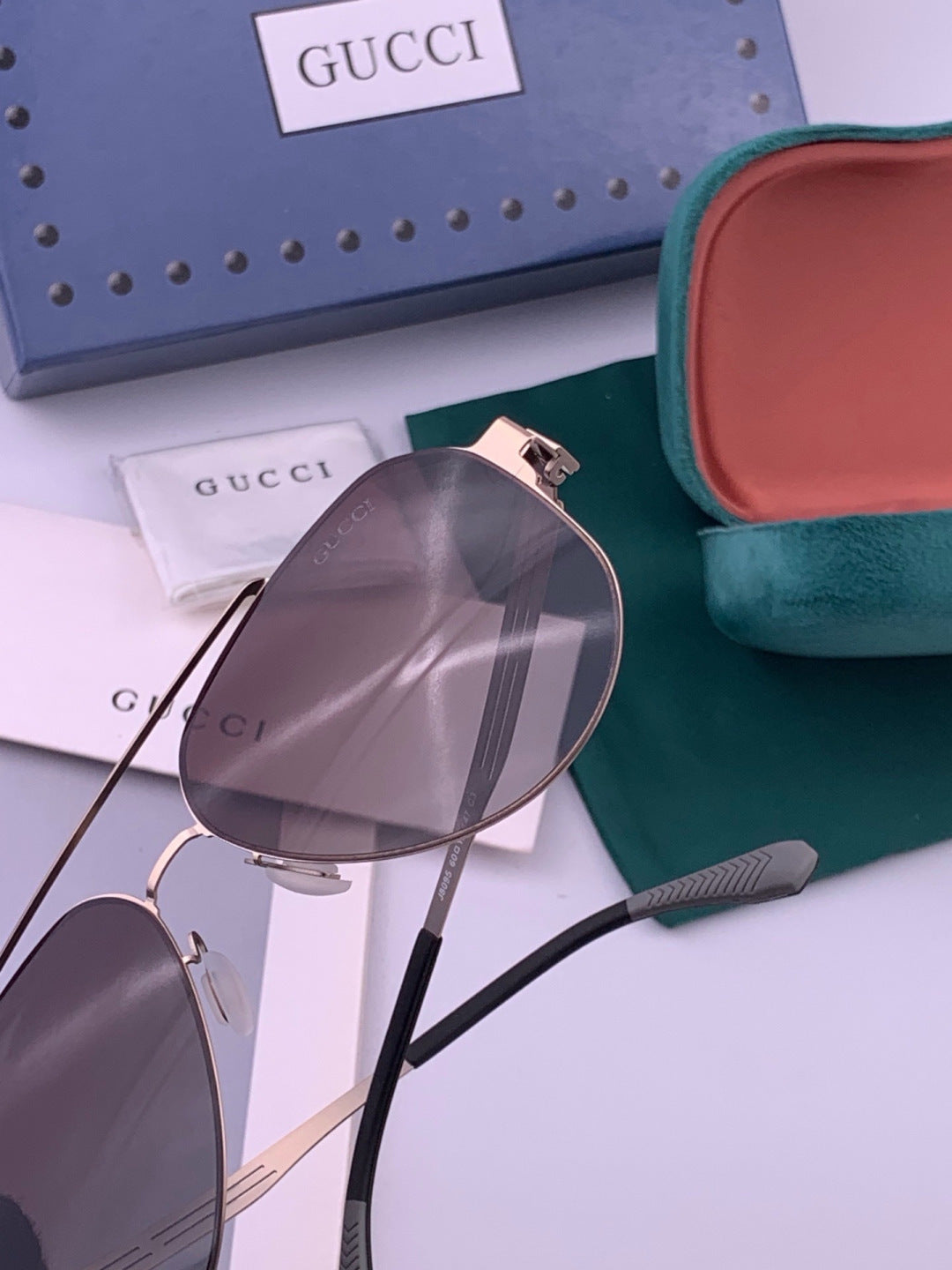 Gucci G5809 Polarized Fashion Gold Lens Sunglasses for Men & Women - detail image 4