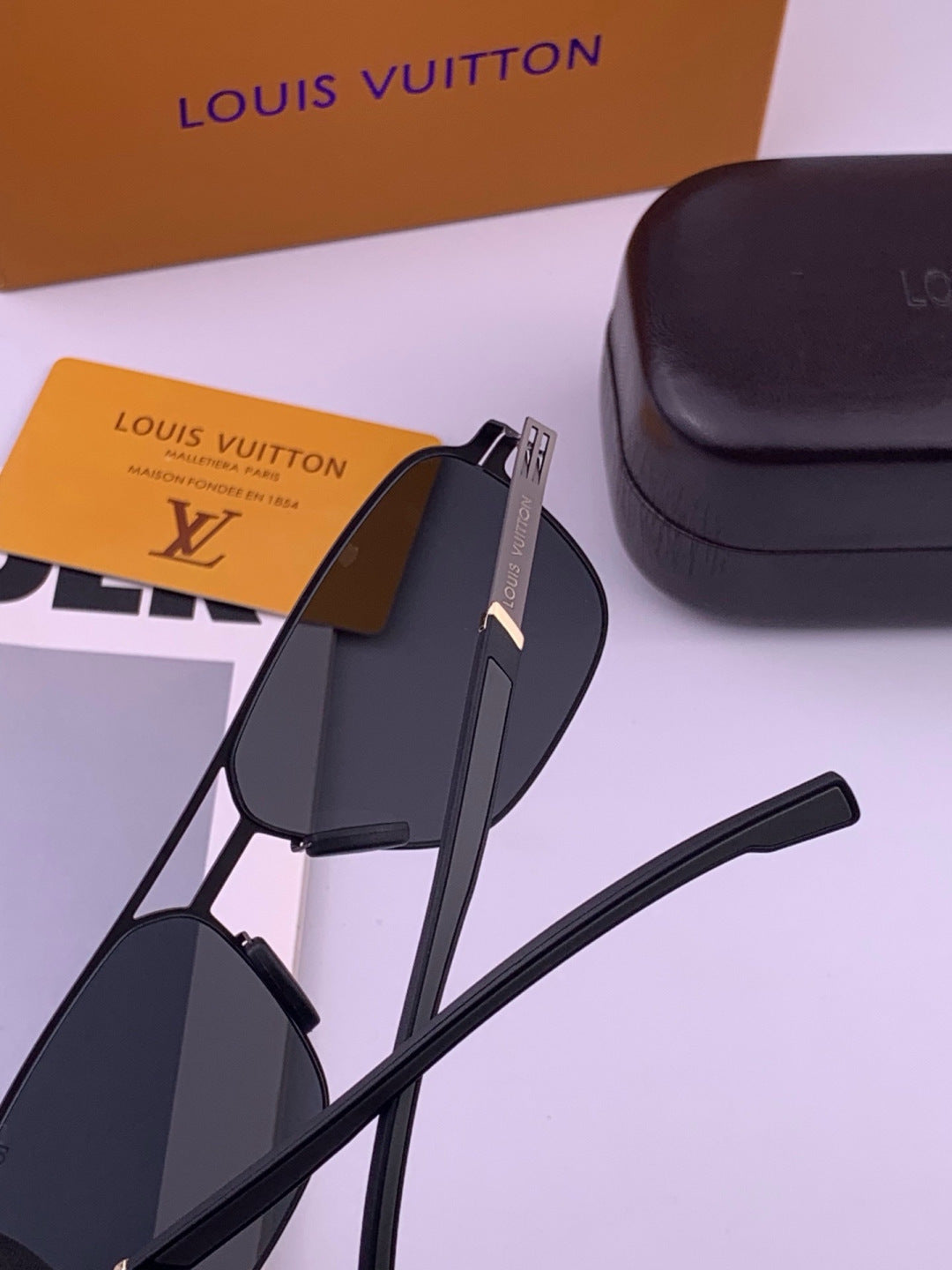 Louis Vuitton L816 Fashion Gold Lens Sunglasses for Men & Women - 448555 - detail image 5