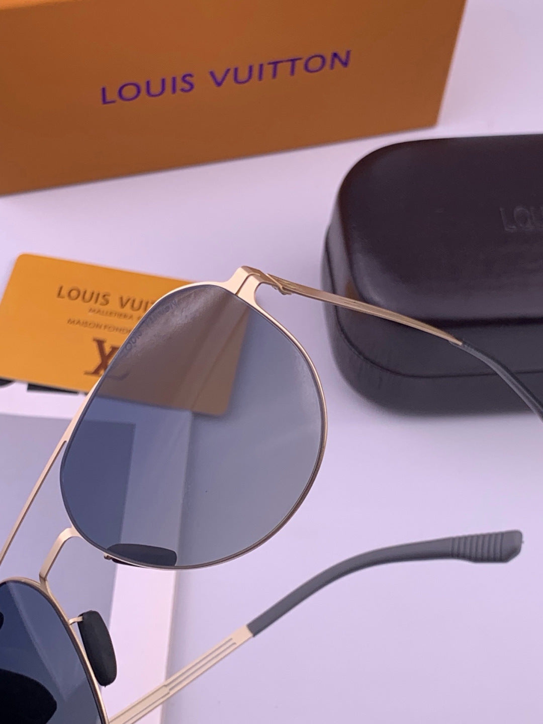 Louis Vuitton L39 Fashion Gold Lens Sunglasses for Men & Women - 448564 - detail image 3