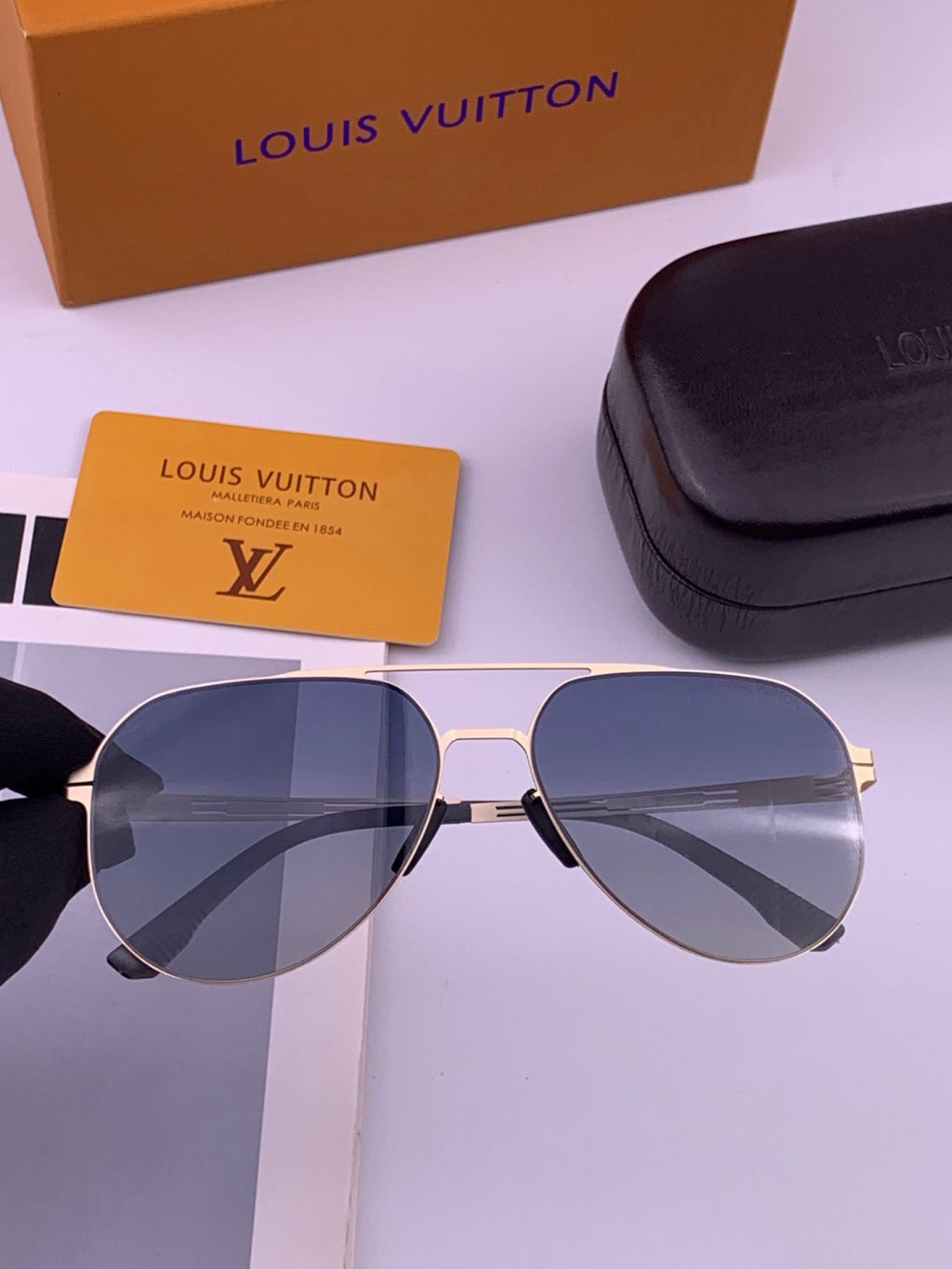 Louis Vuitton L39 Fashion Gold Lens Sunglasses for Men & Women - 448564