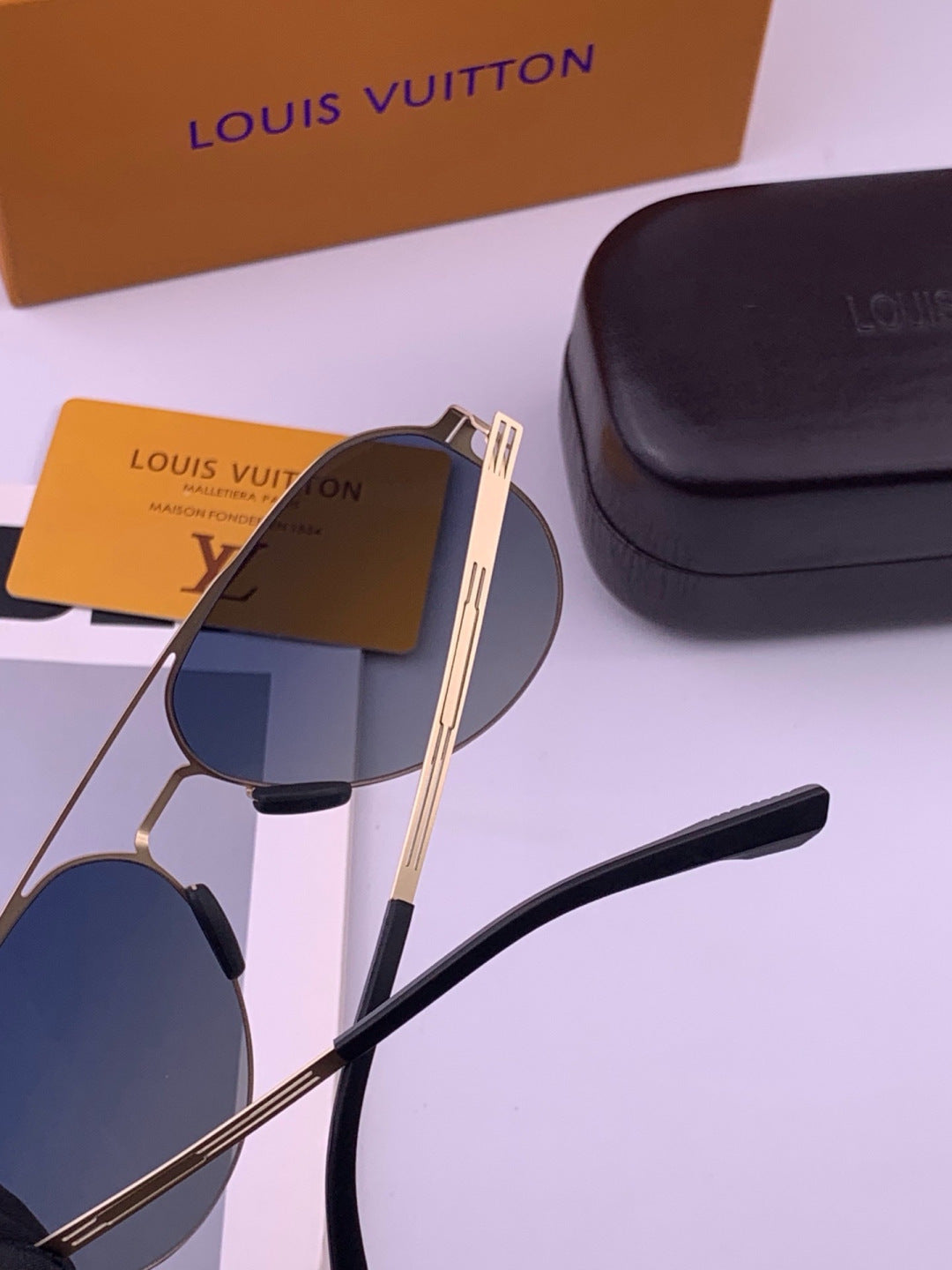Louis Vuitton L39 Fashion Gold Lens Sunglasses for Men & Women - 448564 - detail image 6