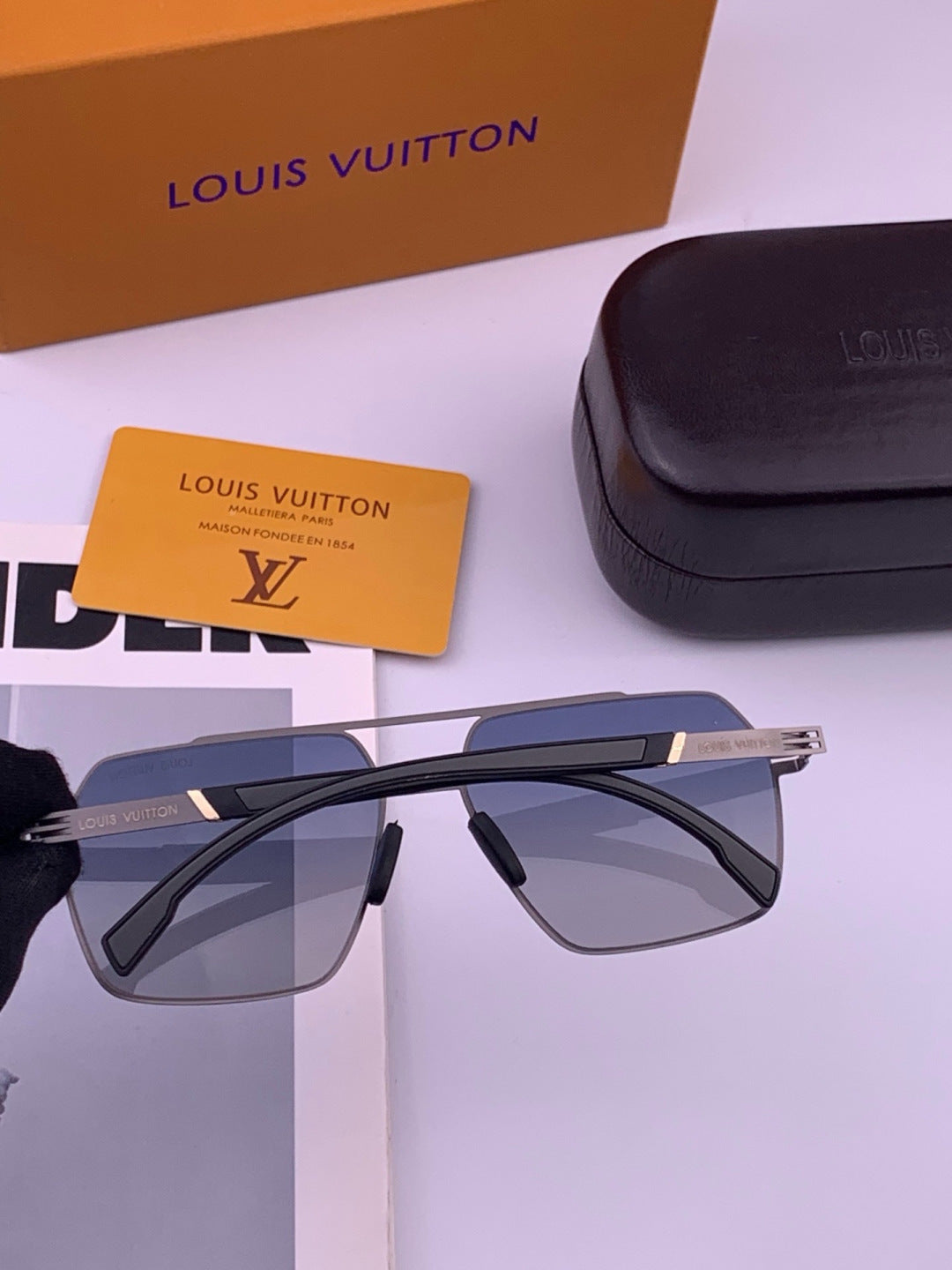 Louis Vuitton L313 Fashion Gold Lens Sunglasses for Men & Women - 448573 - detail image 6