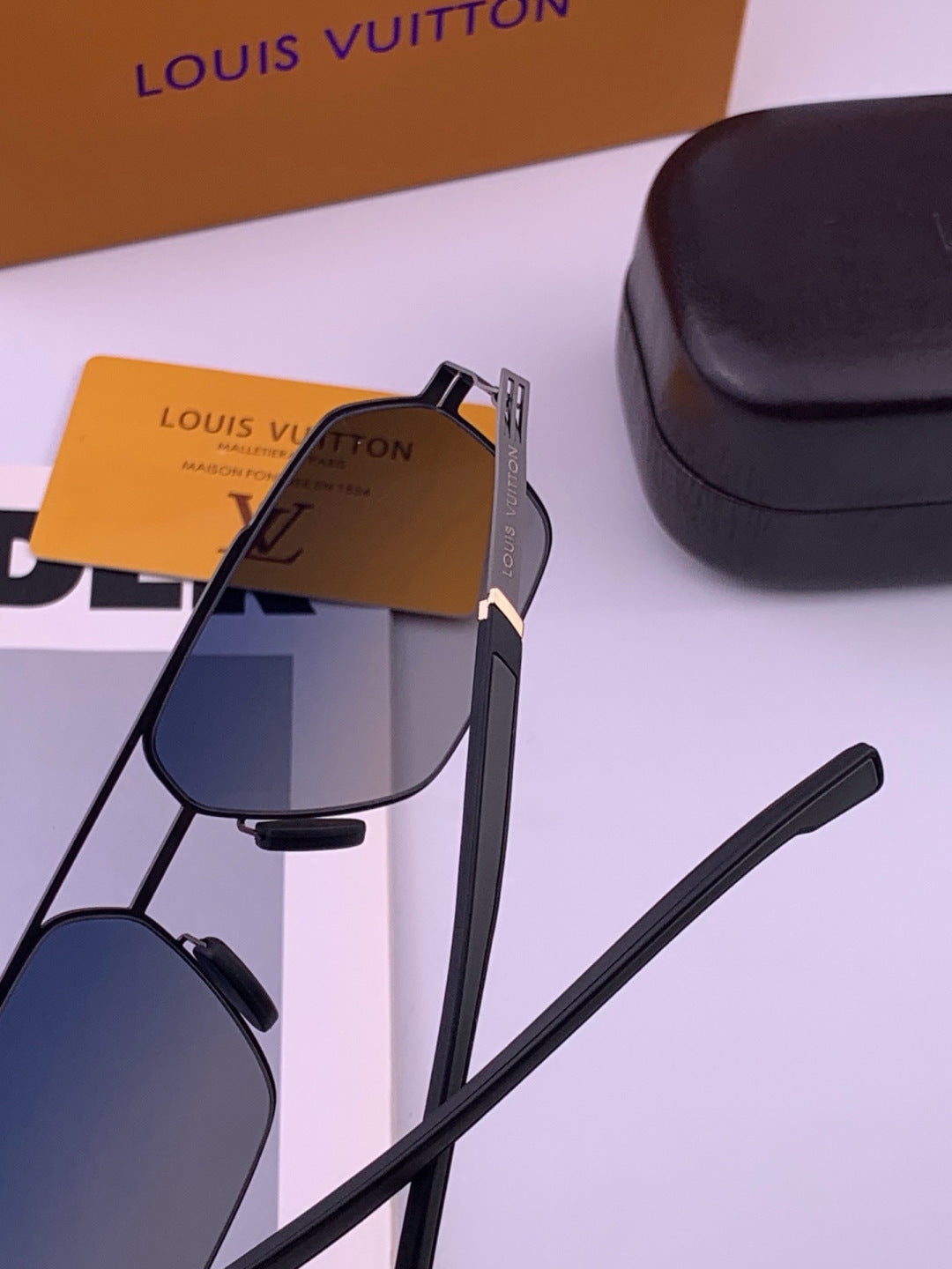 Louis Vuitton L313 Fashion Gold Lens Sunglasses for Men & Women - 448573 - detail image 4