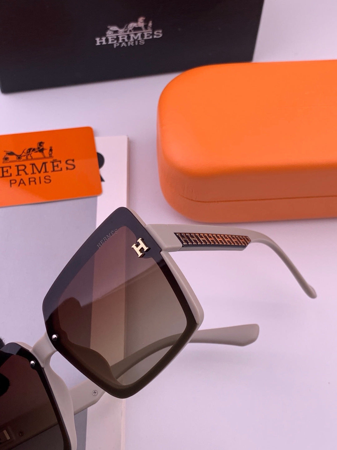 Hermès H1605 Square Black Lens Sunglasses for Men & Women - 466419 - detail image 2