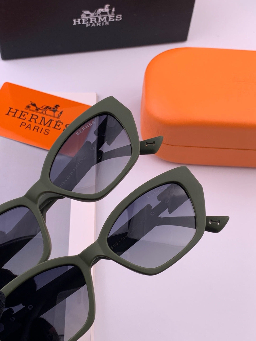 Hermès H3511 Polarized Square Black Lens Sunglasses for Men & Women - 466420 - detail image 3