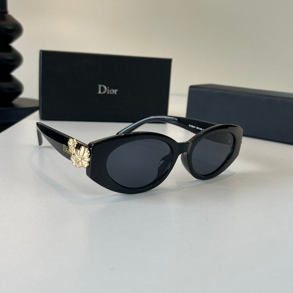 Dior Fashion Silver Lens Sunglasses for Men & Women - 465361