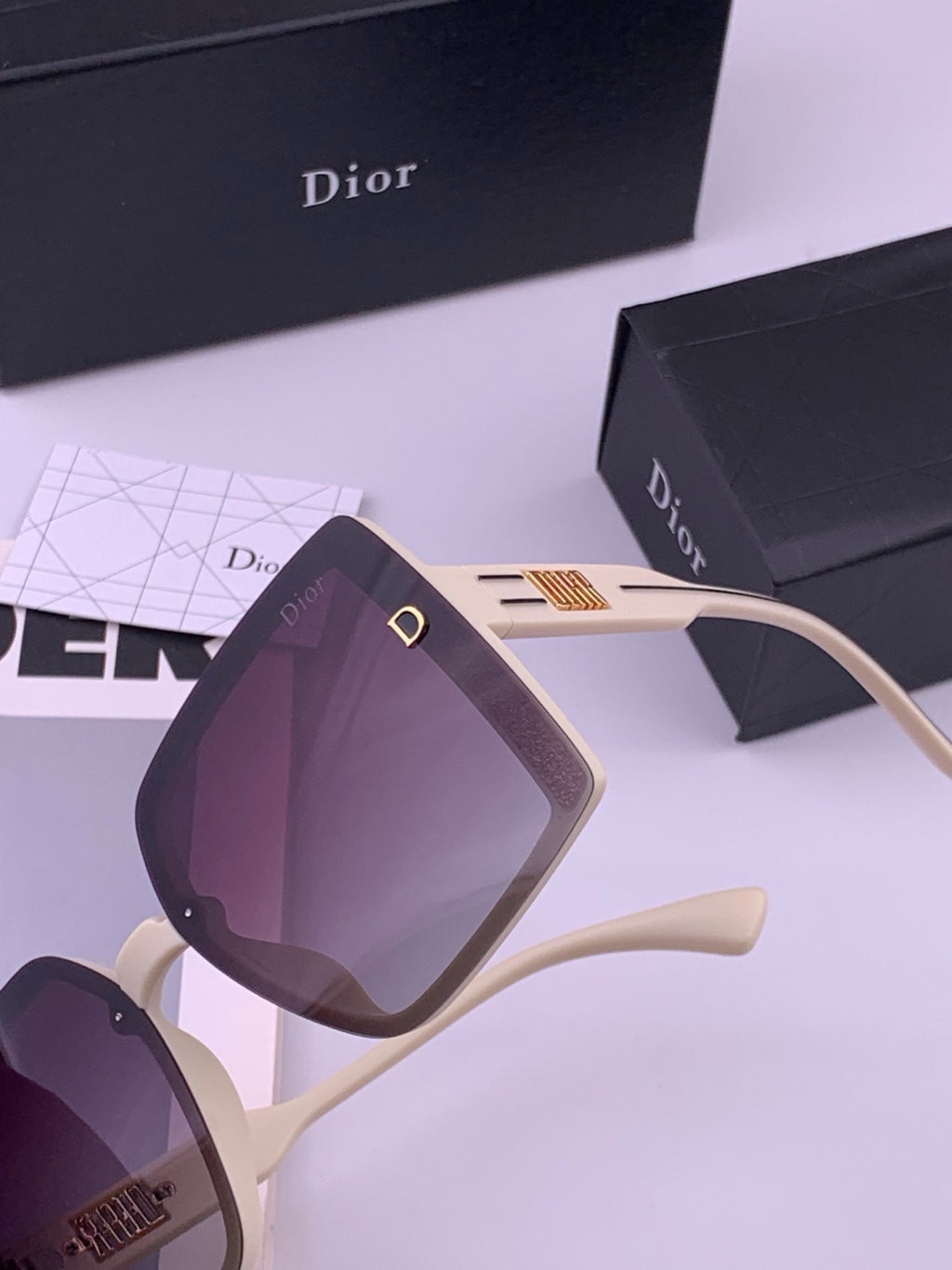 Dior D5290 Polarized Square Black Lens Sunglasses for Men & Women - 465369 - detail image 4