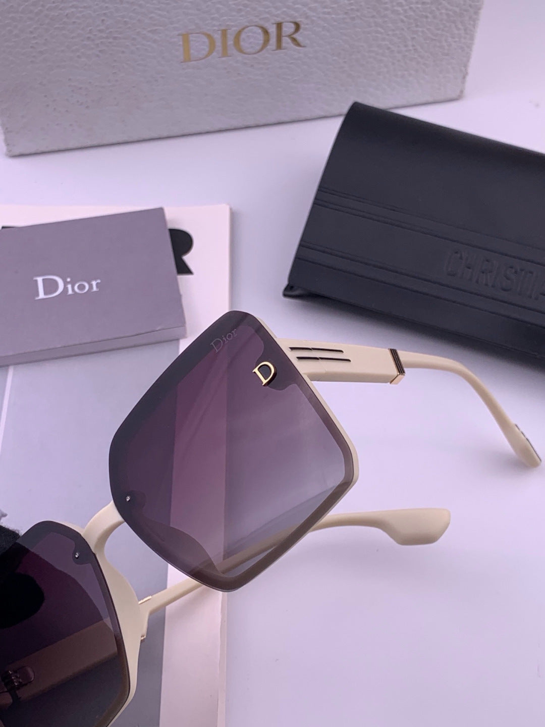 Dior CD8226 Polarized Square Red Lens Sunglasses for Women - detail image 2