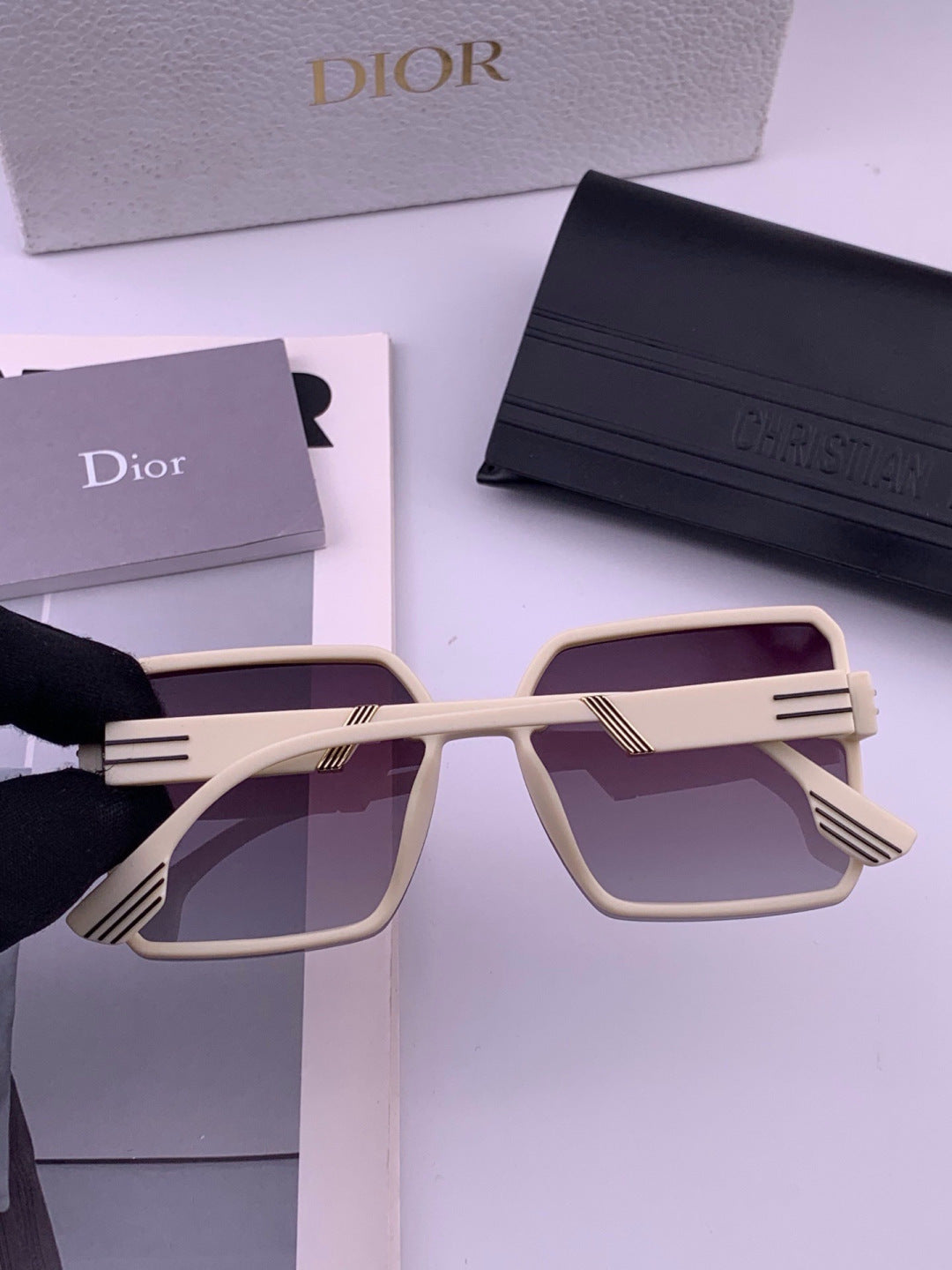 Dior CD8226 Polarized Square Red Lens Sunglasses for Women - detail image 4