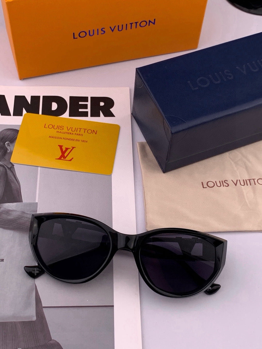 Louis Vuitton L1231 Square Black Lens Sunglasses for Men & Women - 464803 - detail image 2