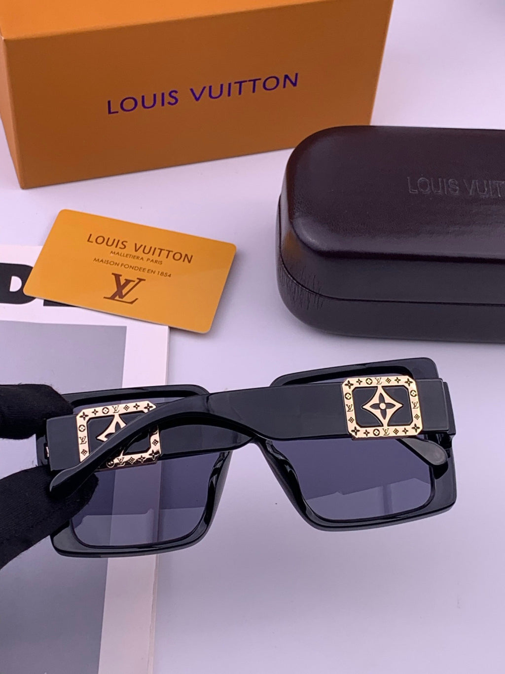 Louis Vuitton L97003 Square Black Lens Sunglasses for Men & Women - 464817 - detail image 5