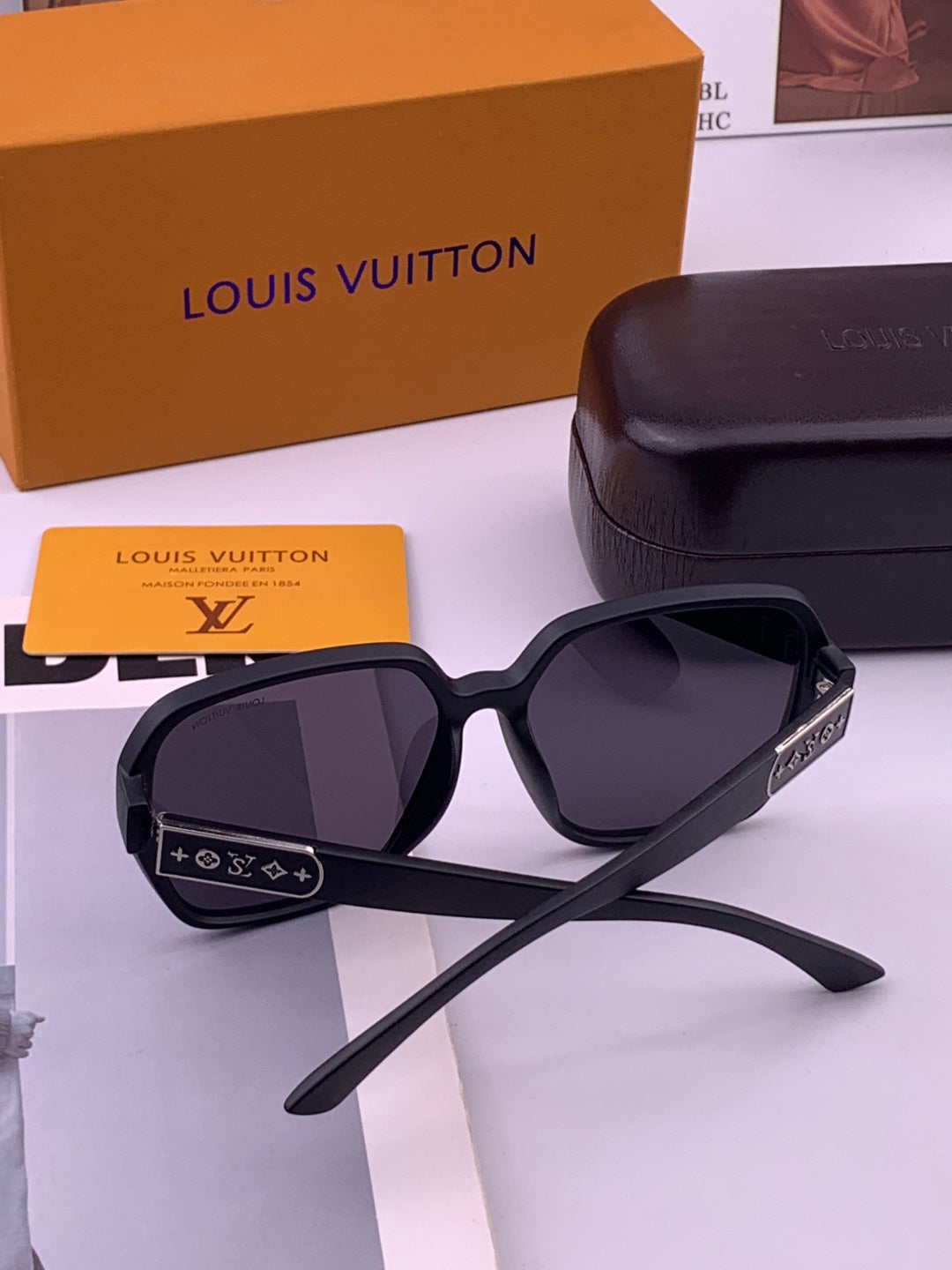 Louis Vuitton L3305 Square Black Lens Sunglasses for Men & Women - 464821 - detail image 5