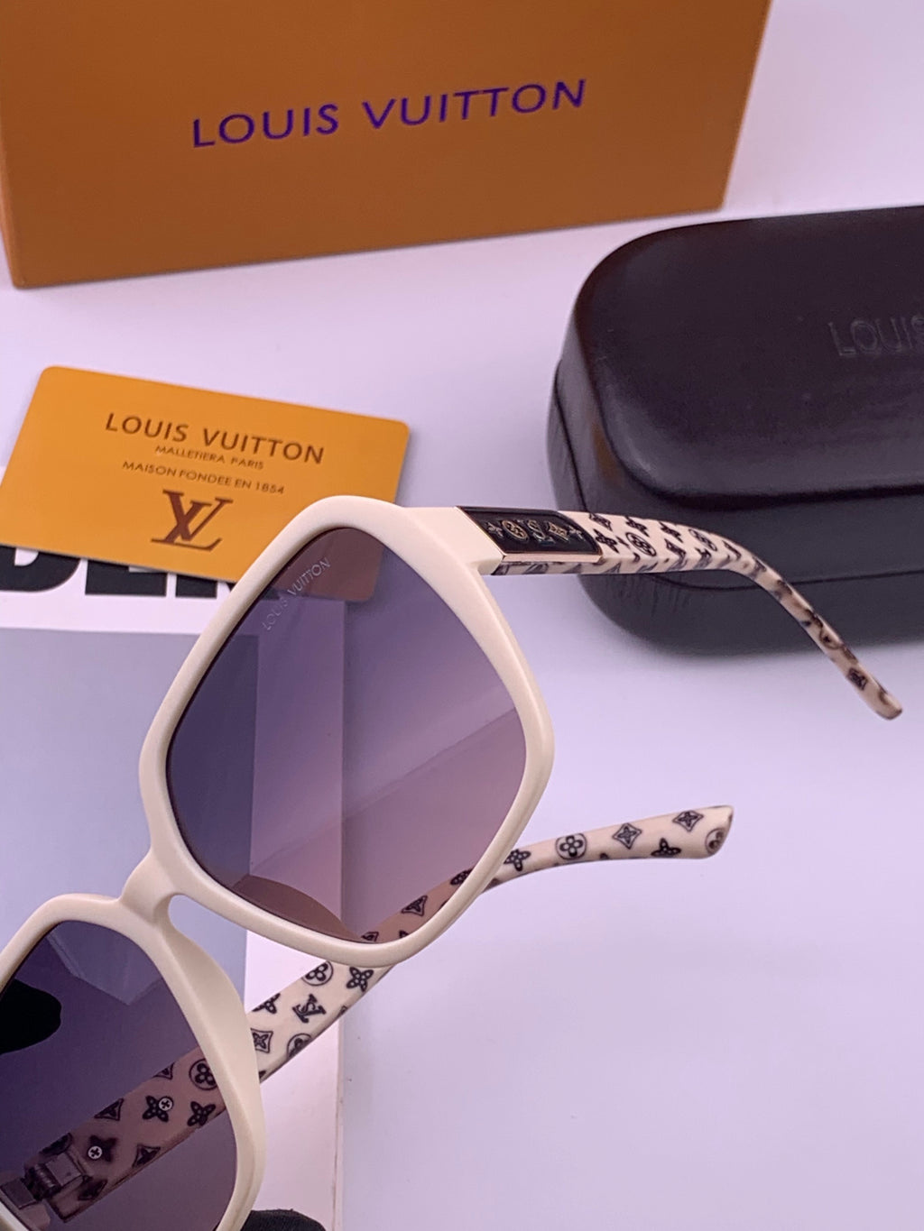 Louis Vuitton L3305 Square Gold Lens Sunglasses for Men & Women - 464622 - detail image 3