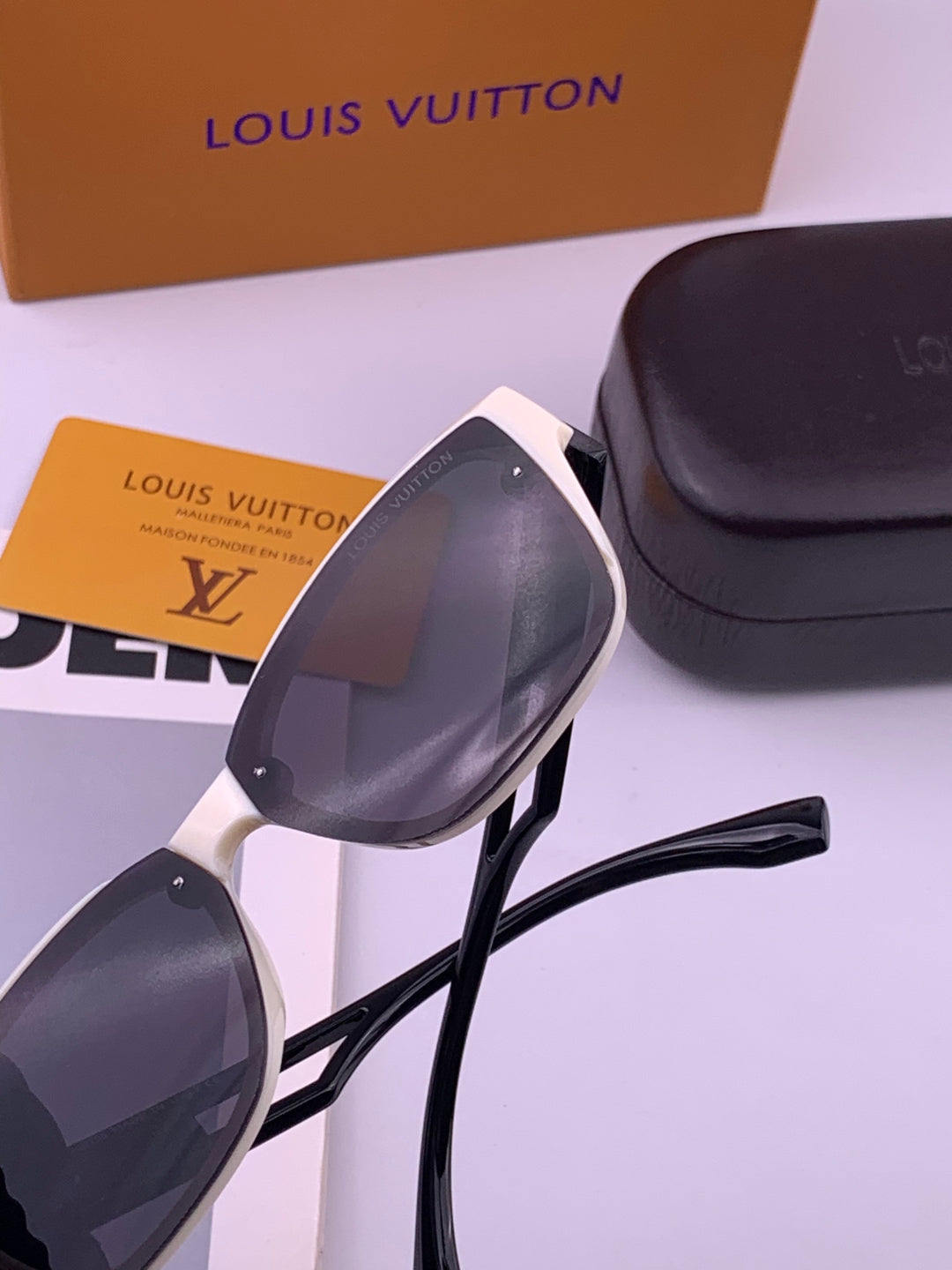 Louis Vuitton L7310 Square Brown Lens Sunglasses for Men & Women - 464623 - detail image 4