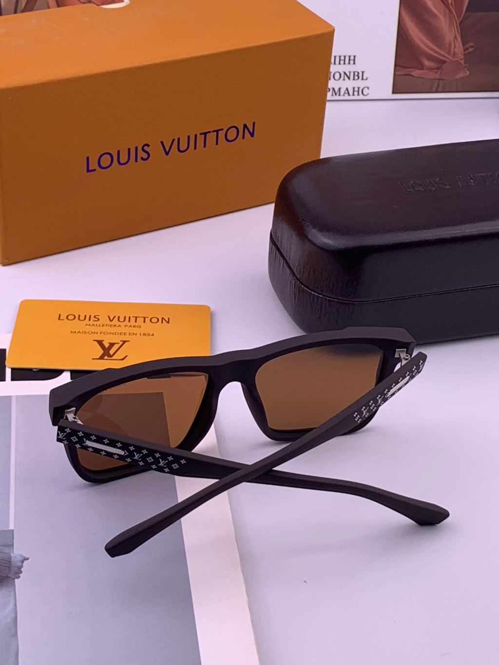 Louis Vuitton L8510 Square Brown Lens Sunglasses for Men & Women - 464789 - detail image 6