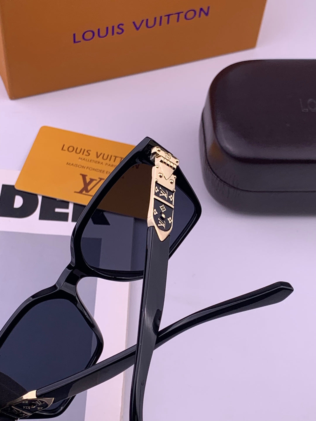 Louis Vuitton L36900 Square Black Lens Sunglasses for Men & Women - 464791 - detail image 5