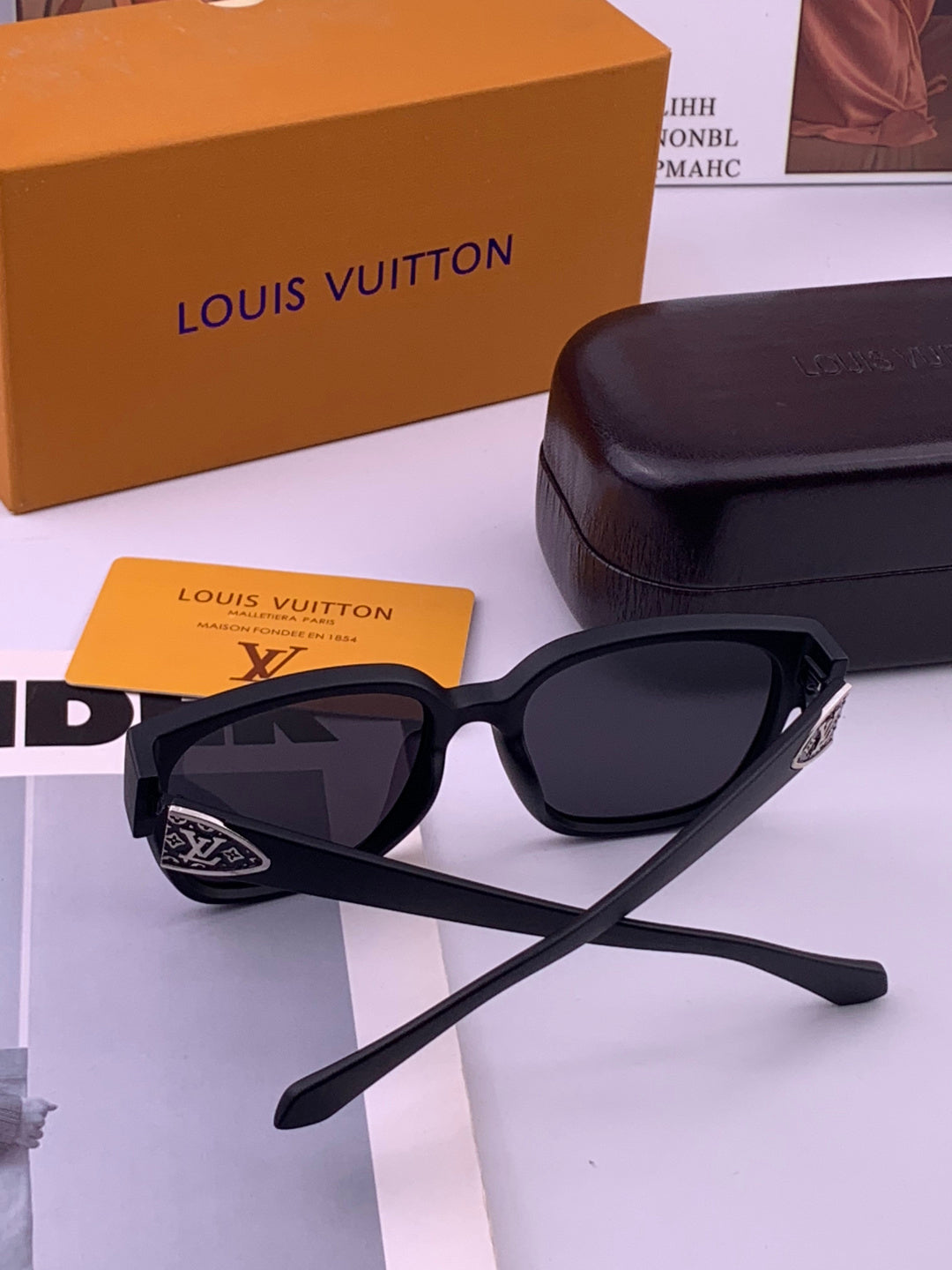 Louis Vuitton L7511 Square Brown Lens Sunglasses for Men & Women - 464792 - detail image 6