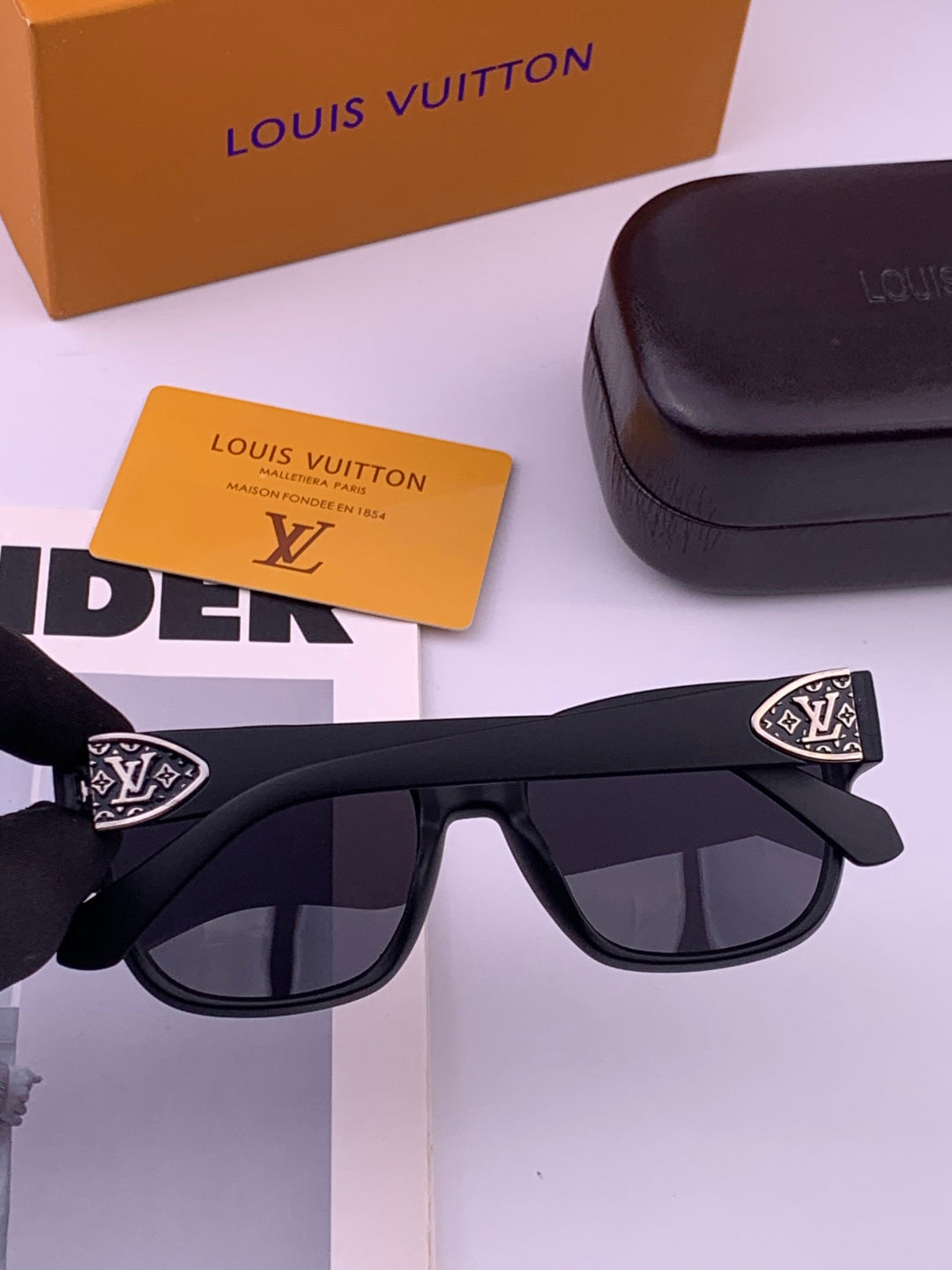 Louis Vuitton L7511 Square Brown Lens Sunglasses for Men & Women - 464792 - detail image 4