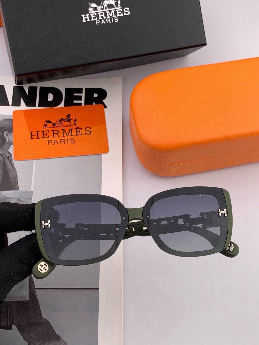 Hermès H3511 Polarized Square Gold Lens Sunglasses for Men & Women - detail image 2